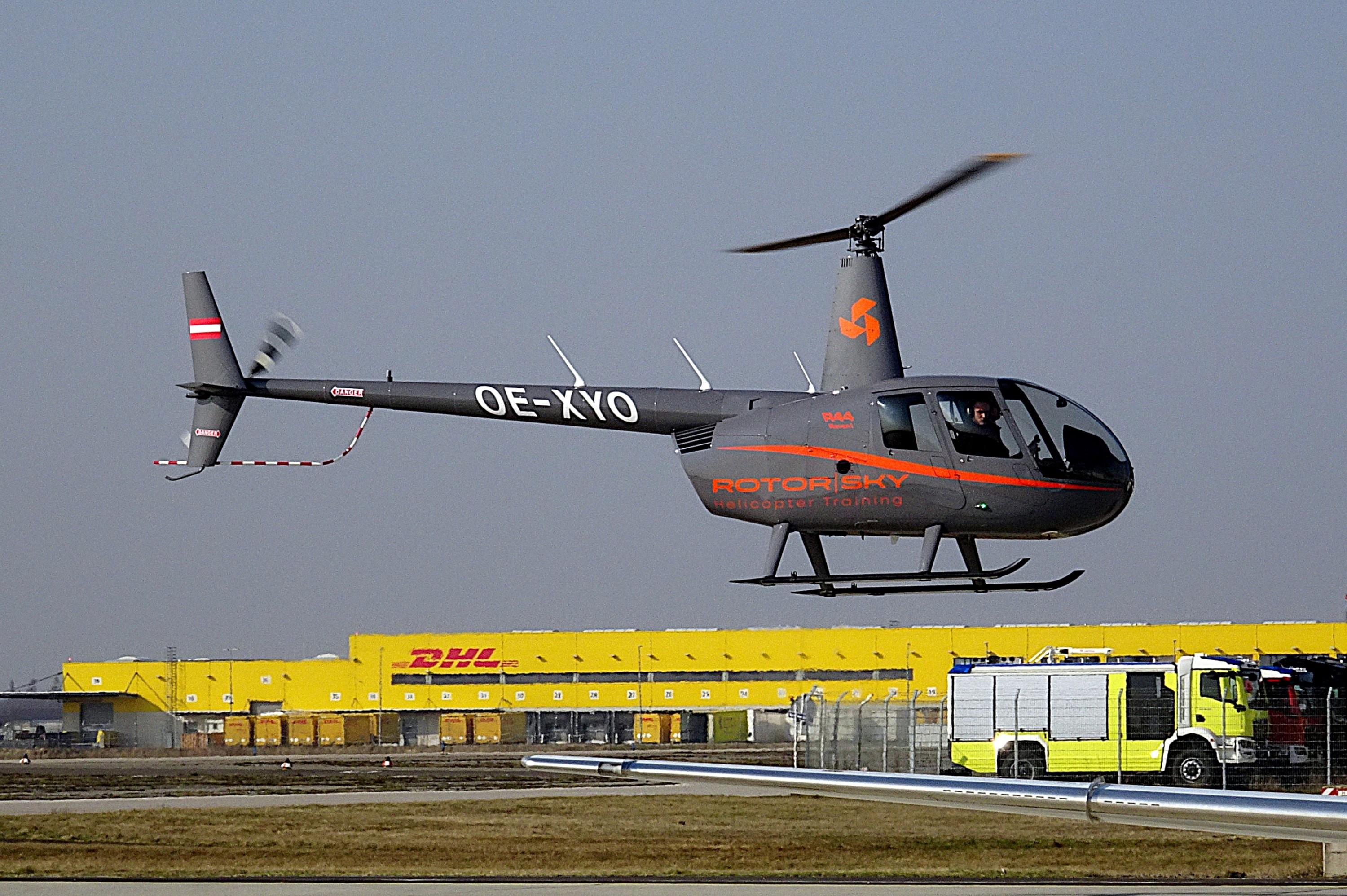 OE-XYO photo, click to enlarge