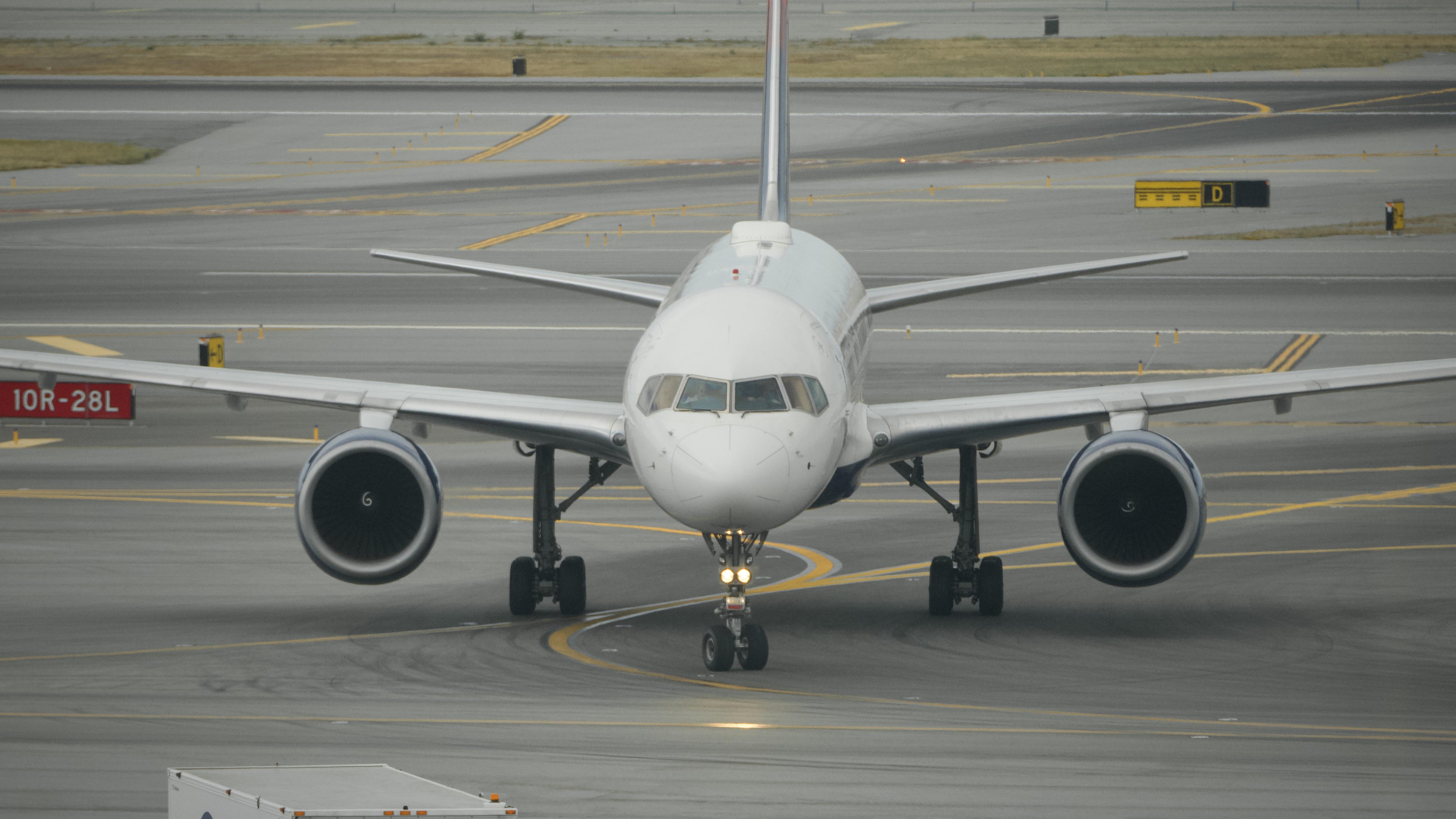 N713TW @ KSFO - Skyterrace SFO 2026 - by ClaytonEddy