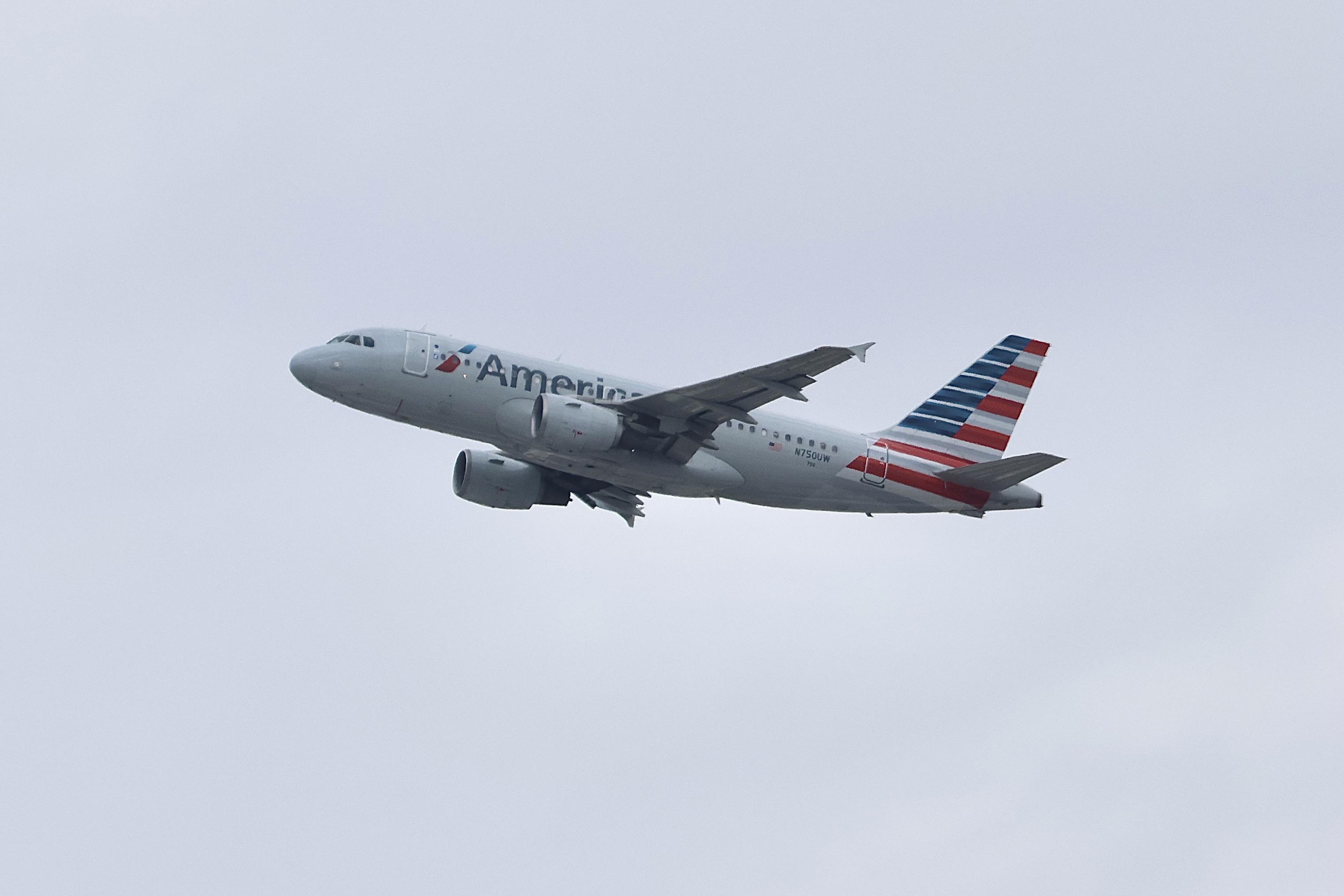 N750UW @ KORD - A319 American Airbus 319-112 N750UW departing 28R KORD - by MarkKalfas