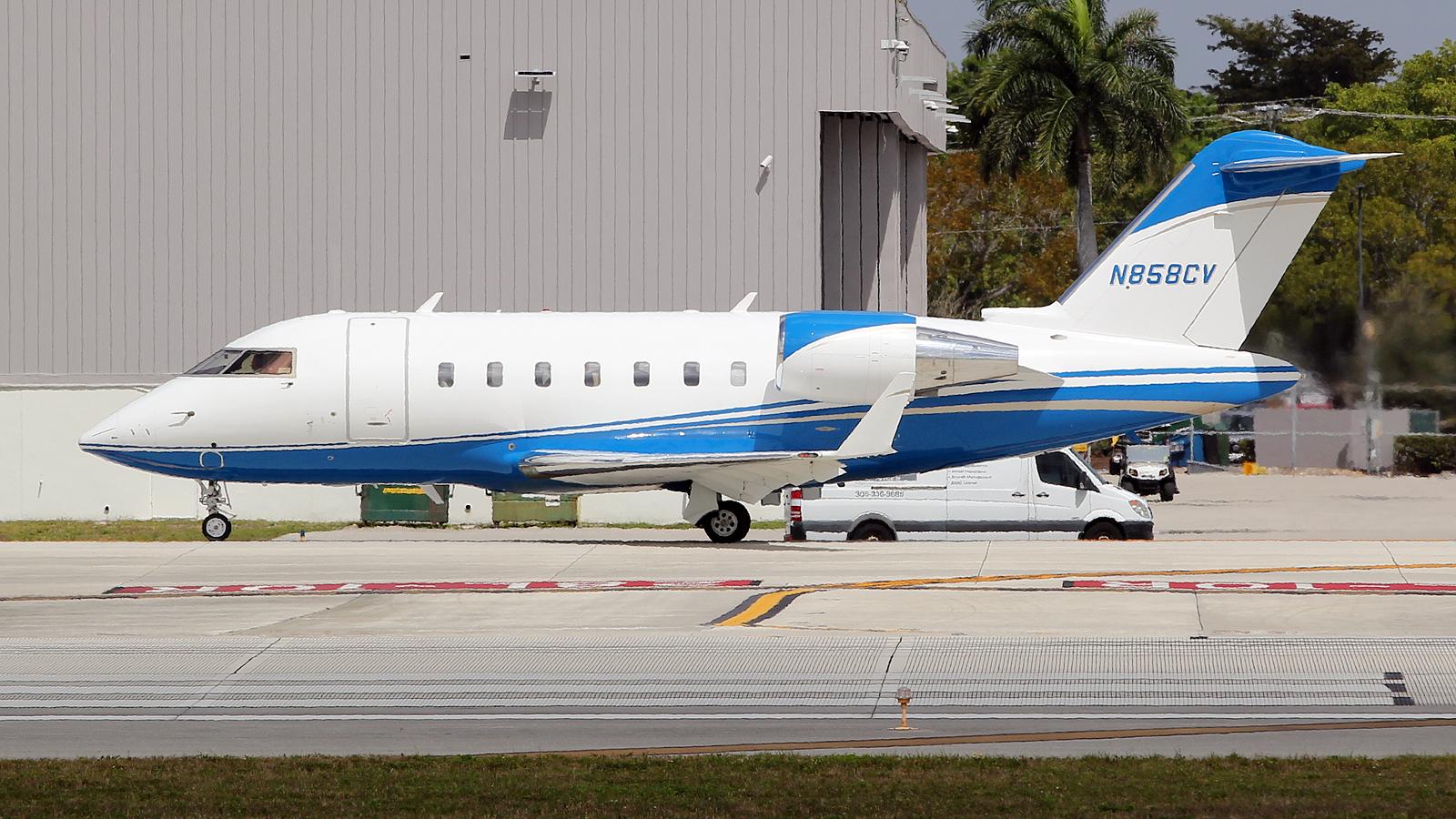 C6-BFZ @ FLL - at fll - by Ronald