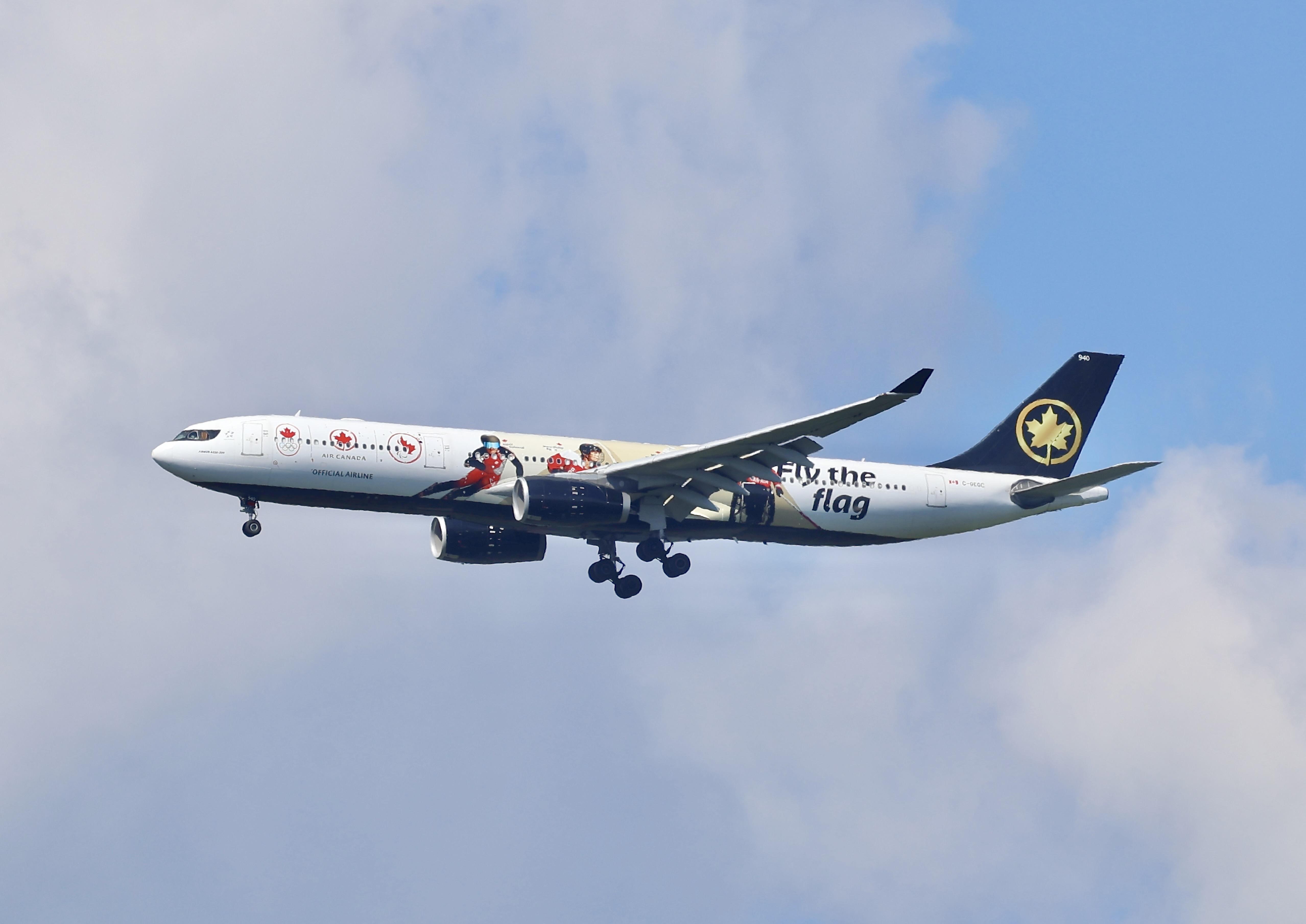 C-GEGC @ ESSA - Rwy 19R - by wijken