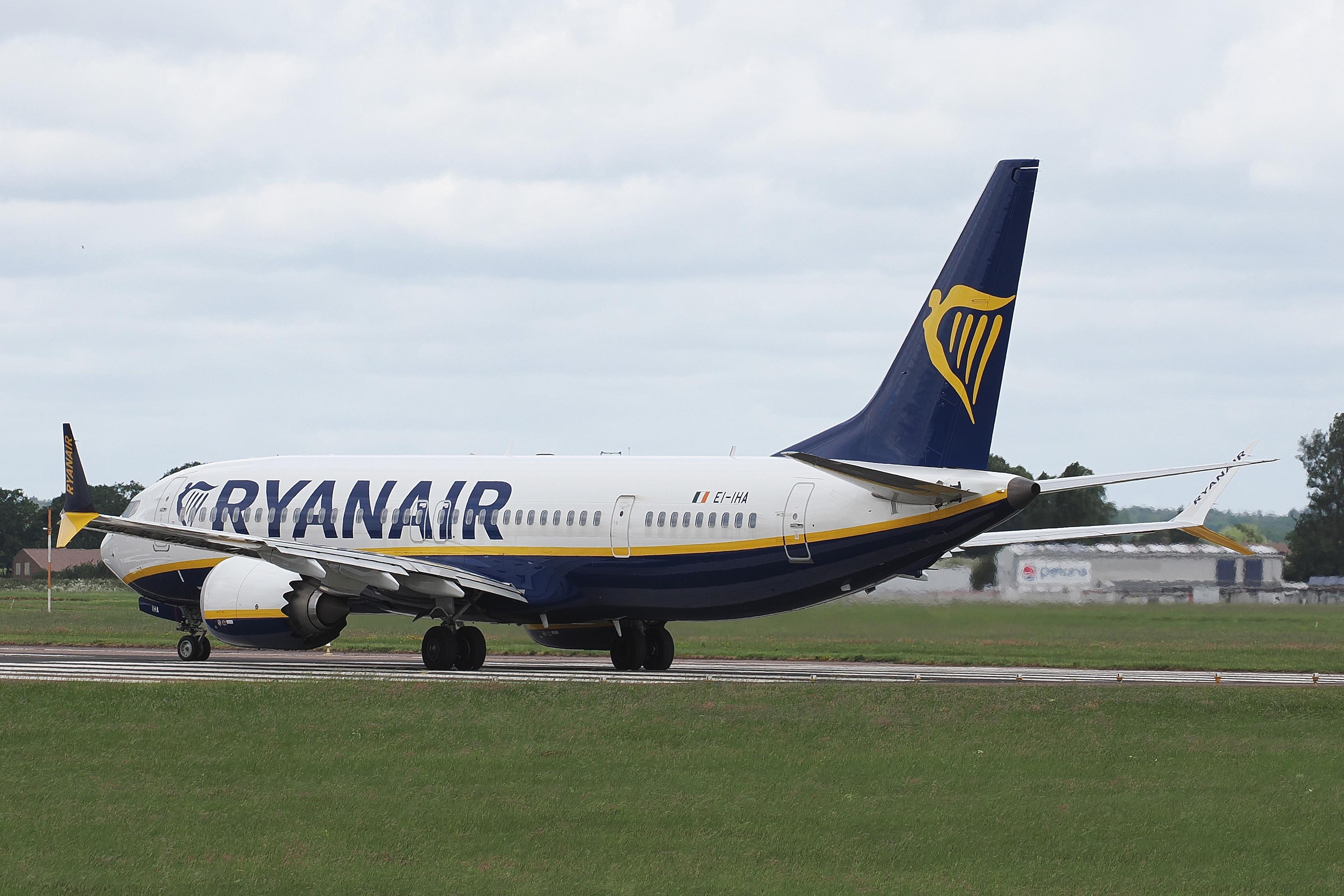 EI-IHA @ EGSH - Departing from Norwich. - by Graham Reeve