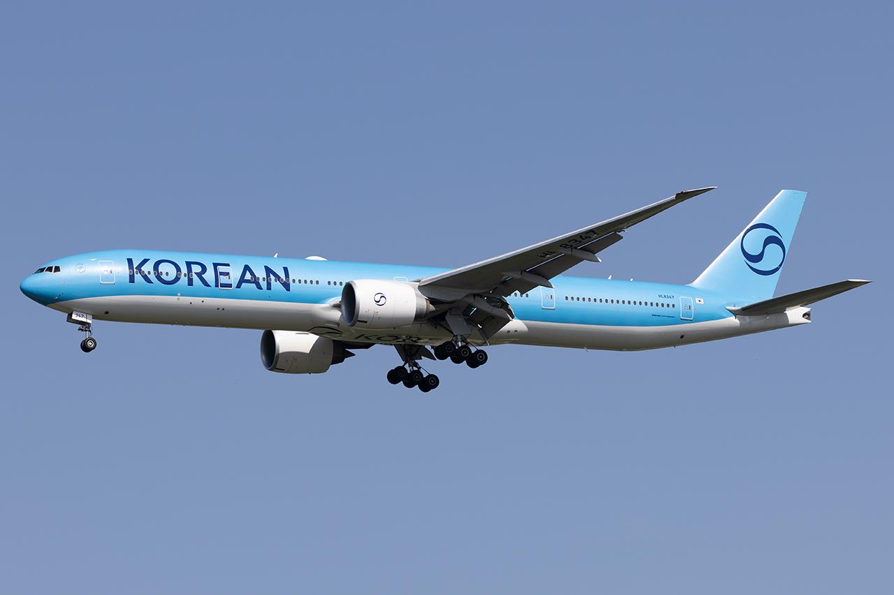 HL8347 @ LOWW - Korean Air 777-300 - by Andy Graf