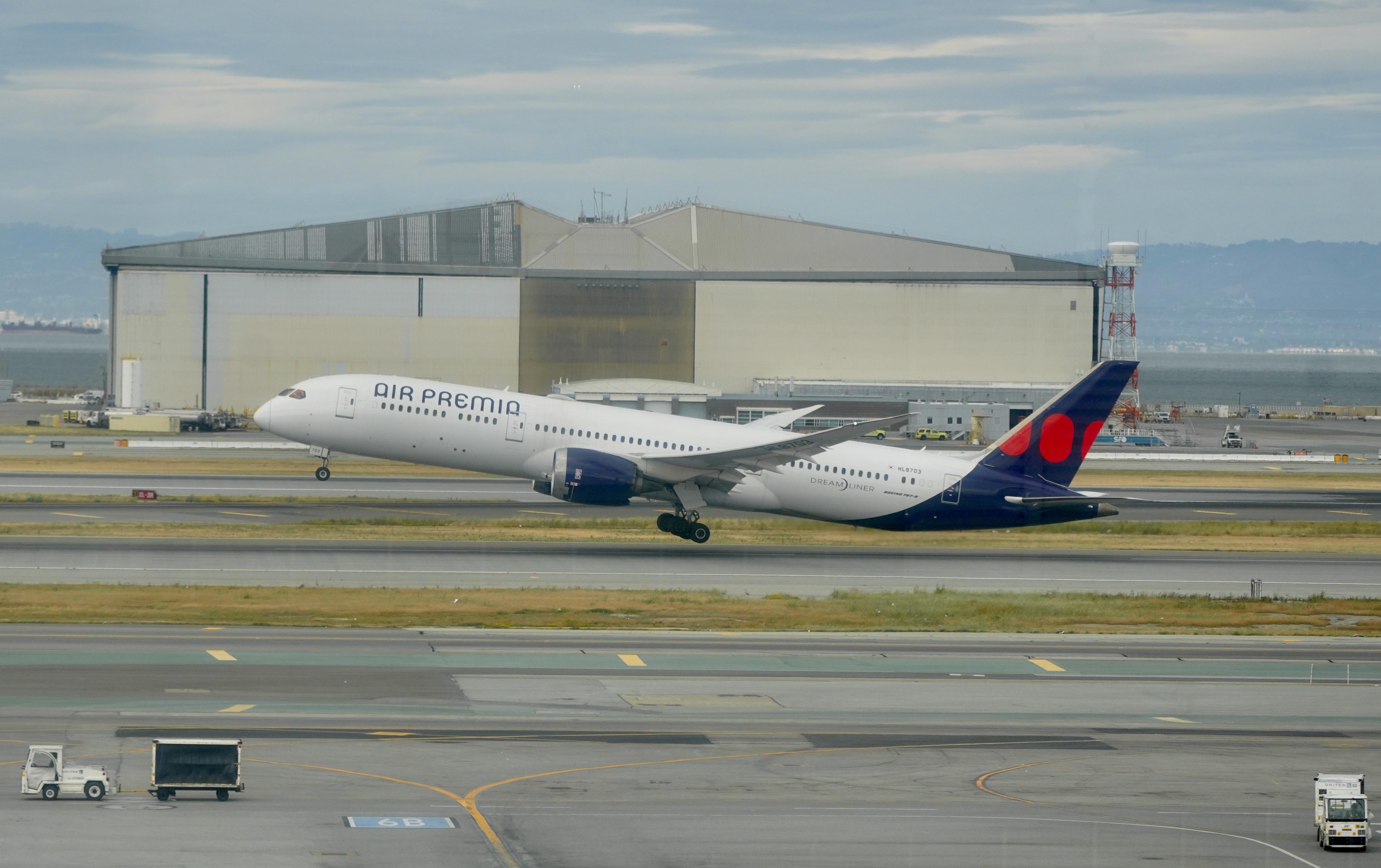 HL8703 @ KSFO - Sky Terrace SFO 2026 - by ClaytonEddy