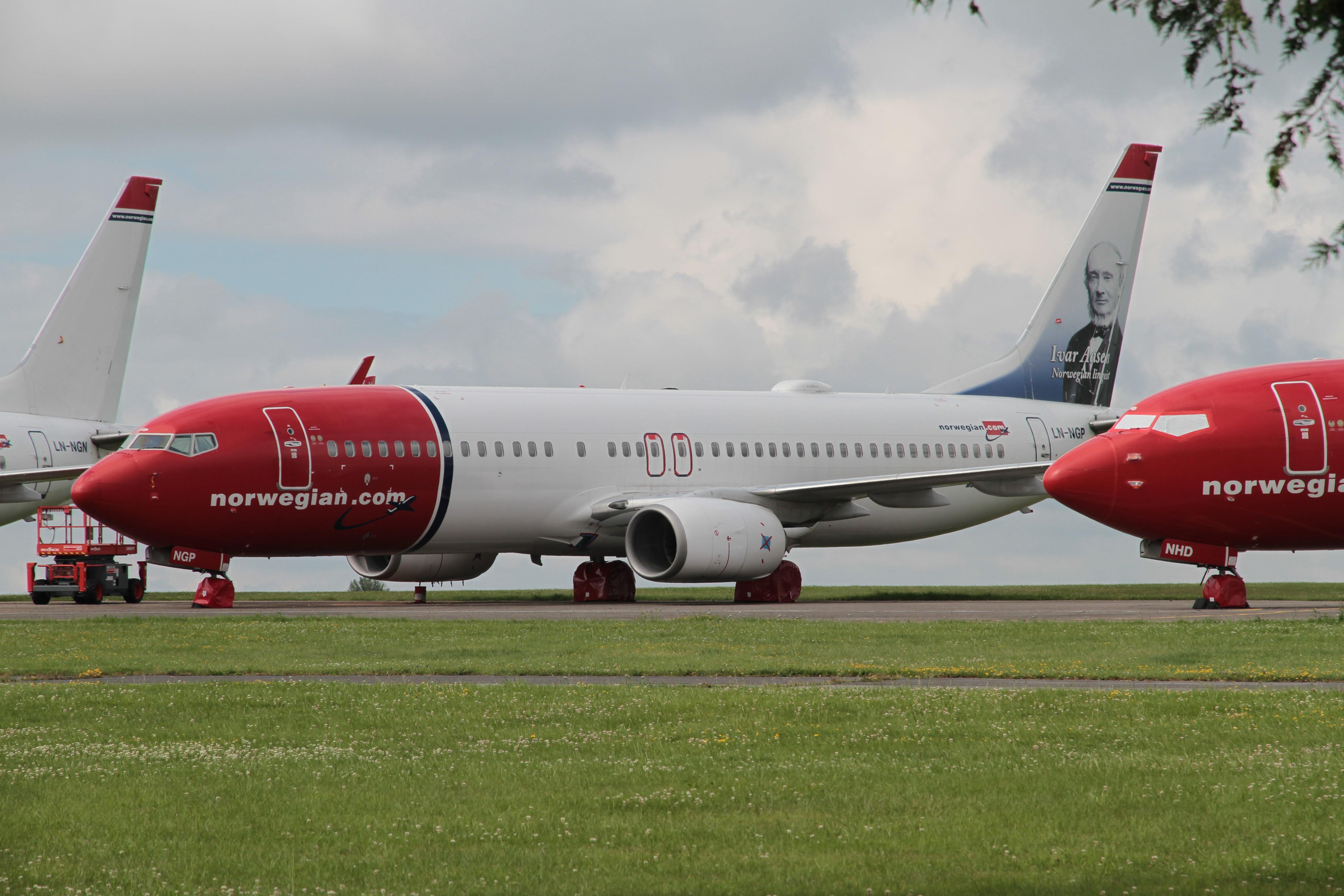 LN-NGP @ EGBP - LN-NGP 2013 Boeing 737-800 Norwegian Air Shuttle Kemble 
 - by PhilR