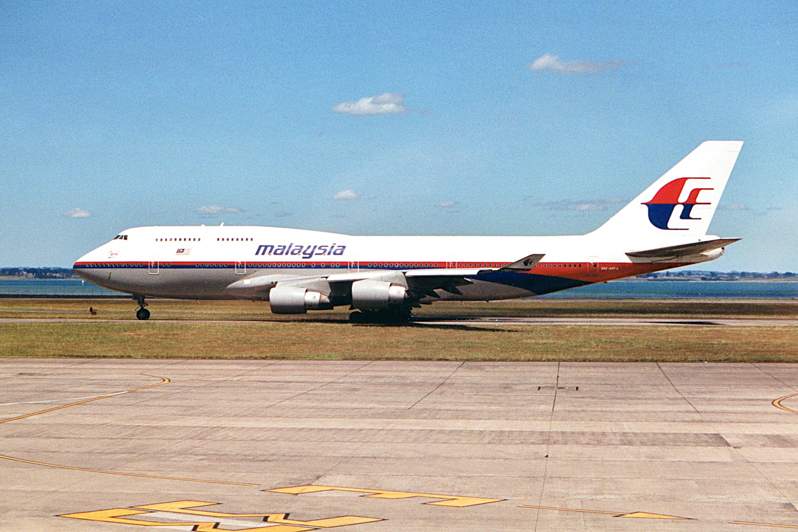 9M-MPA @ NZAA - 9M-MPA 1992 B747-400 Malaysian Airlines AKL  - by PhilR