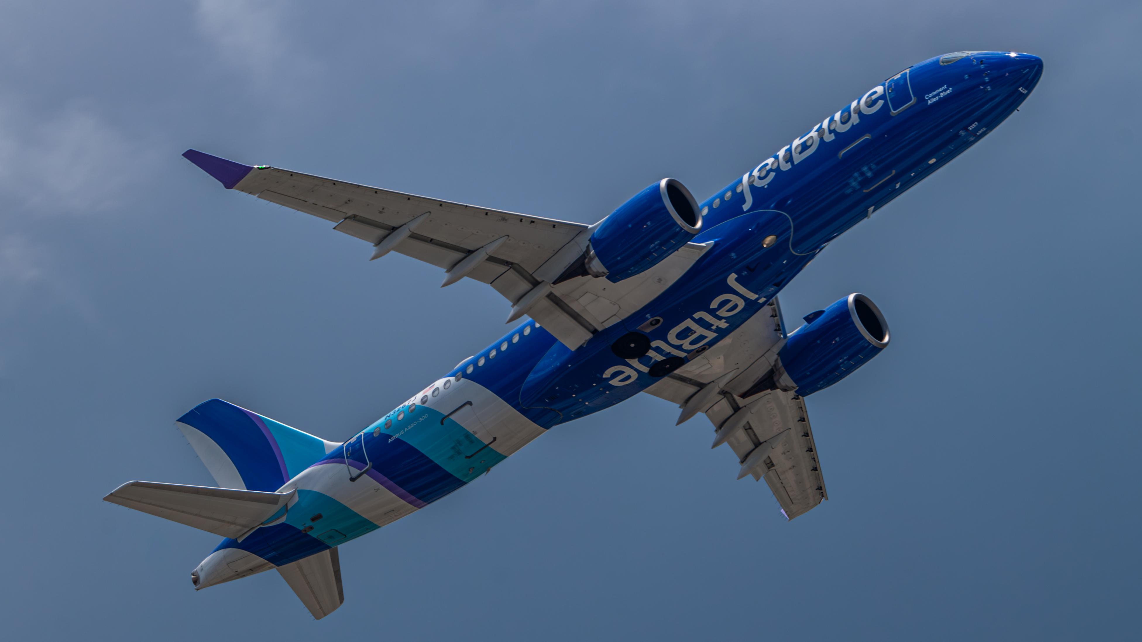 N3257J @ KATL - jetBlue A223 - by AviationLover50