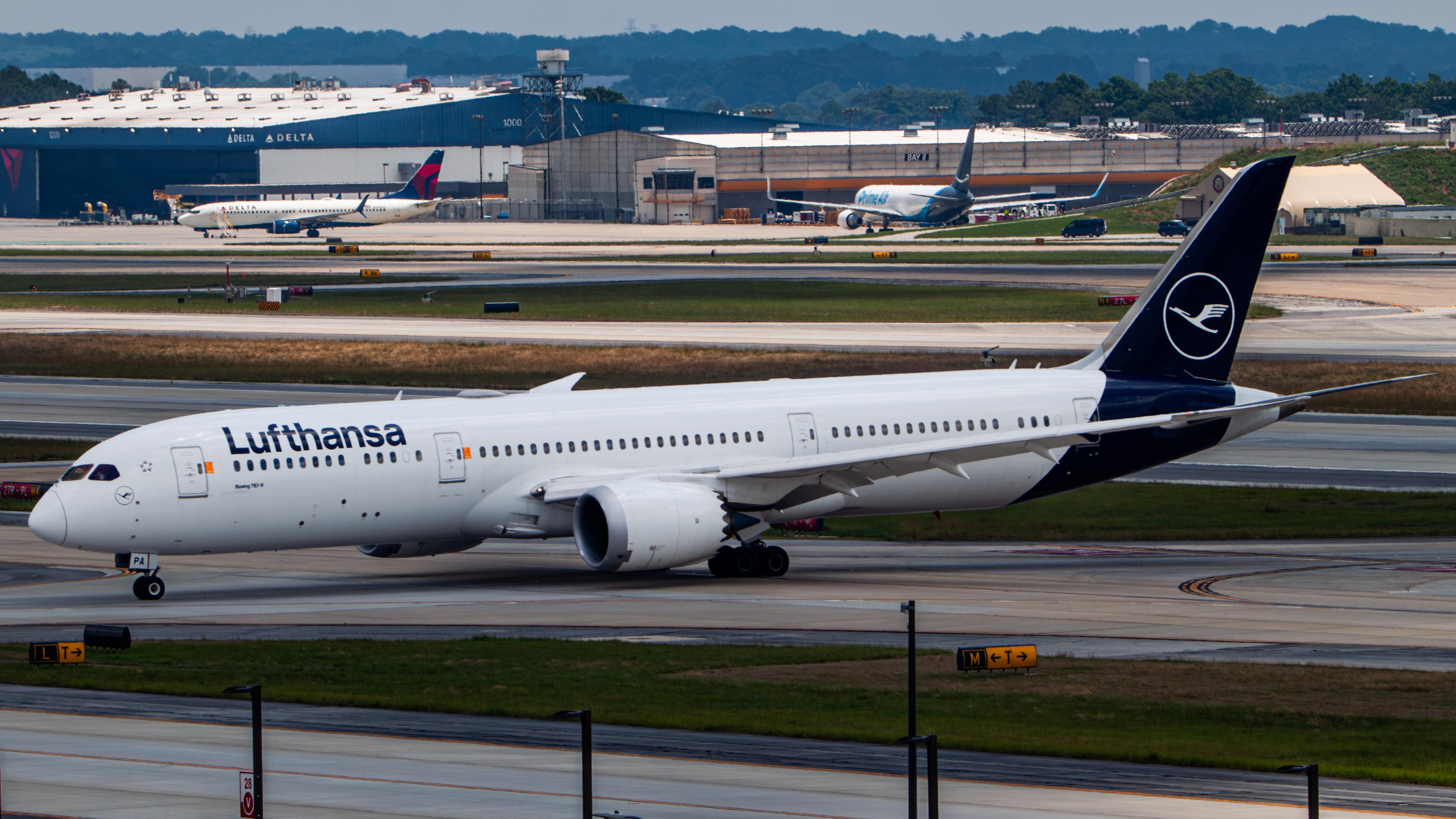 D-ABPA @ KATL - Lufthansa 789 - by AviationLover50