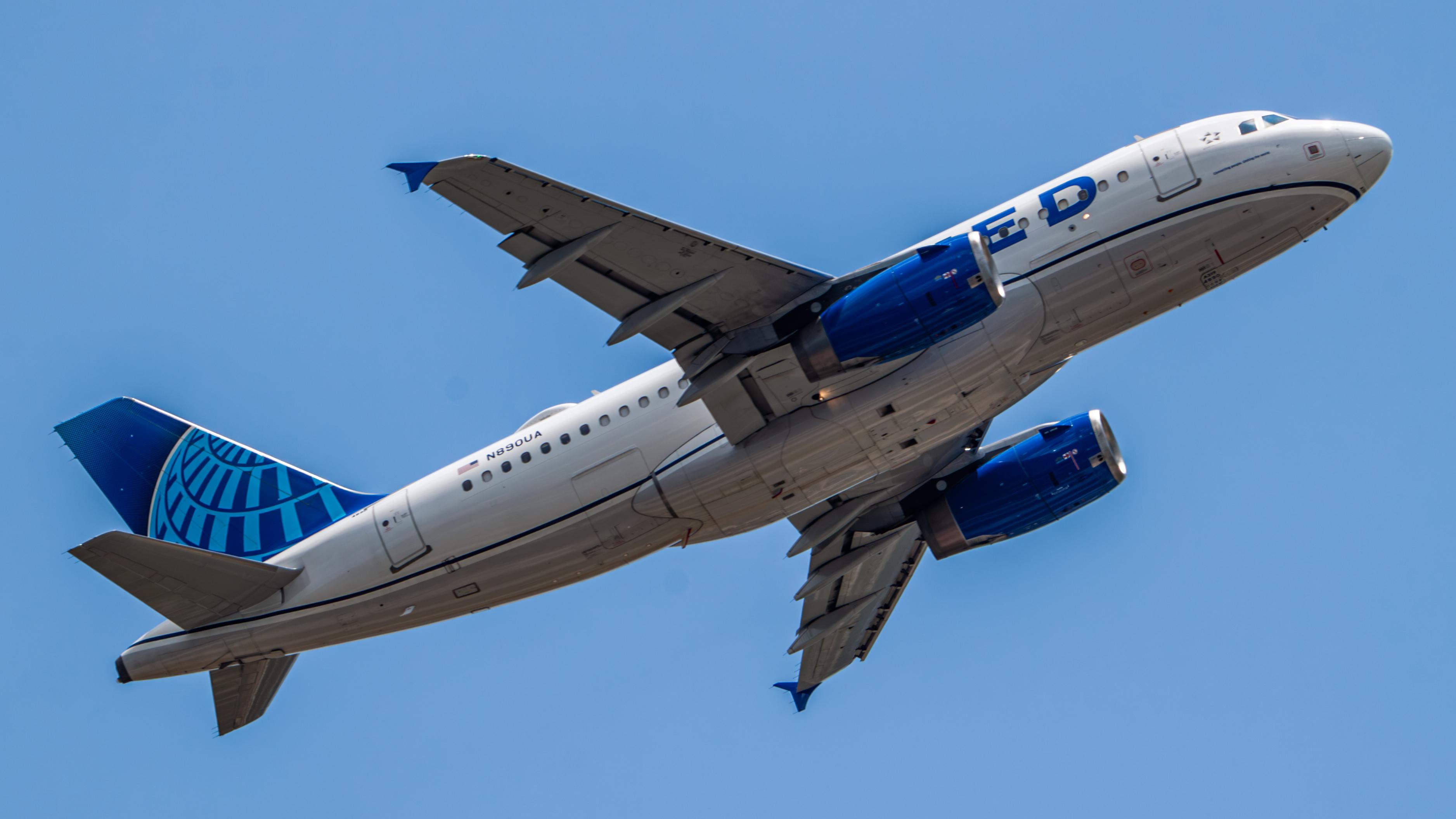 N890UA @ KATL - United A319 - by AviationLover50
