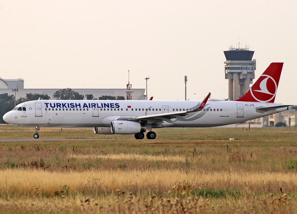 TC-JTG photo, click to enlarge