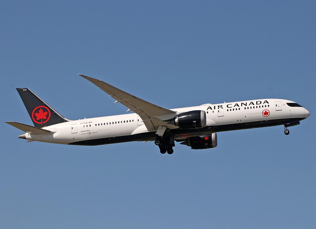 C-FVLQ @ LFBO - Climbing after take off from rwy 32R - by Shunn311