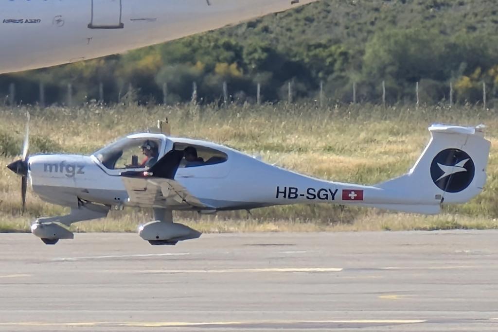 HB-SGY photo, click to enlarge