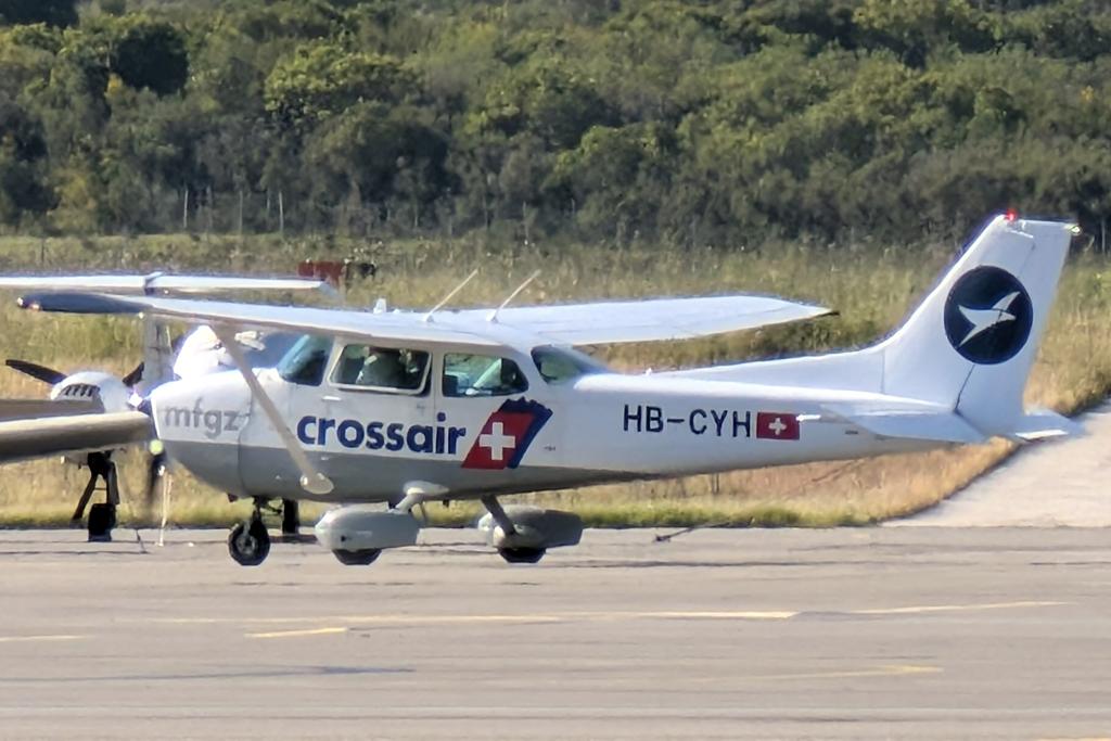 HB-CYH photo, click to enlarge