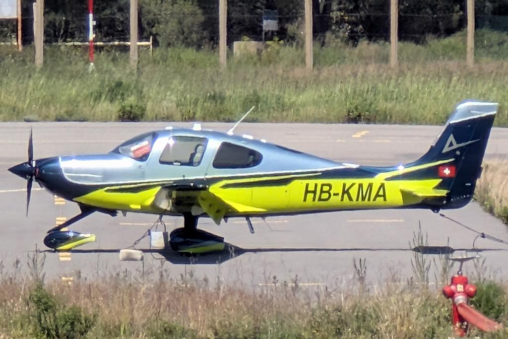 HB-KMA photo, click to enlarge