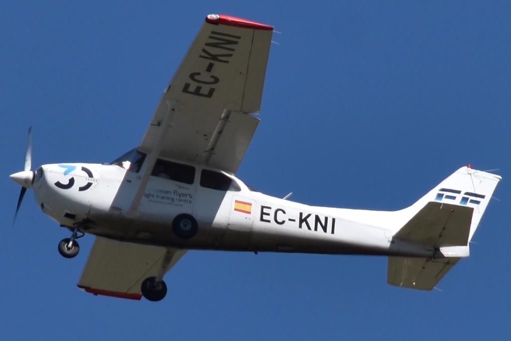 EC-KNI photo, click to enlarge
