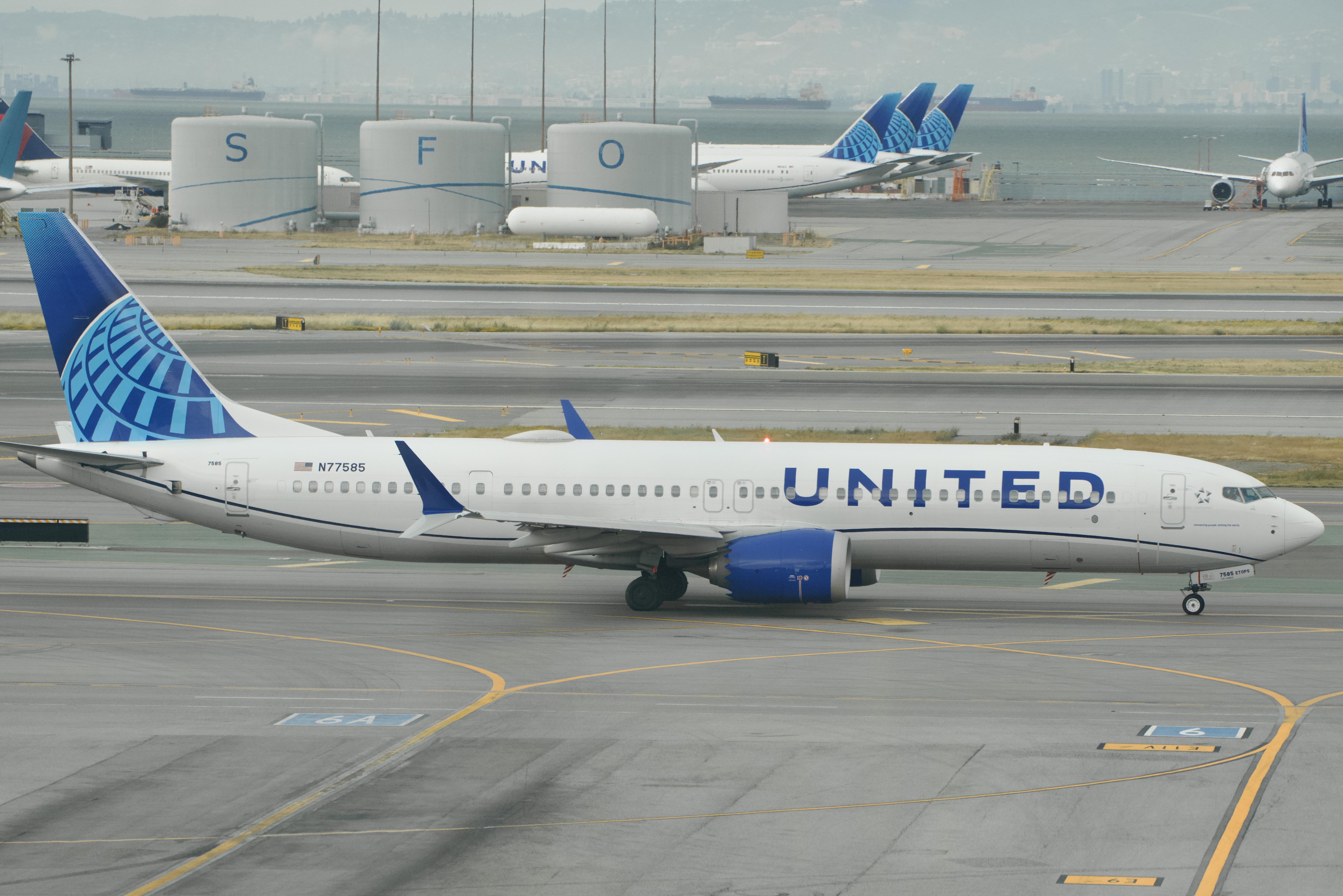 N77585 @ SFO - Sky Terrace SFO 2026.  - by ClaytonEddy