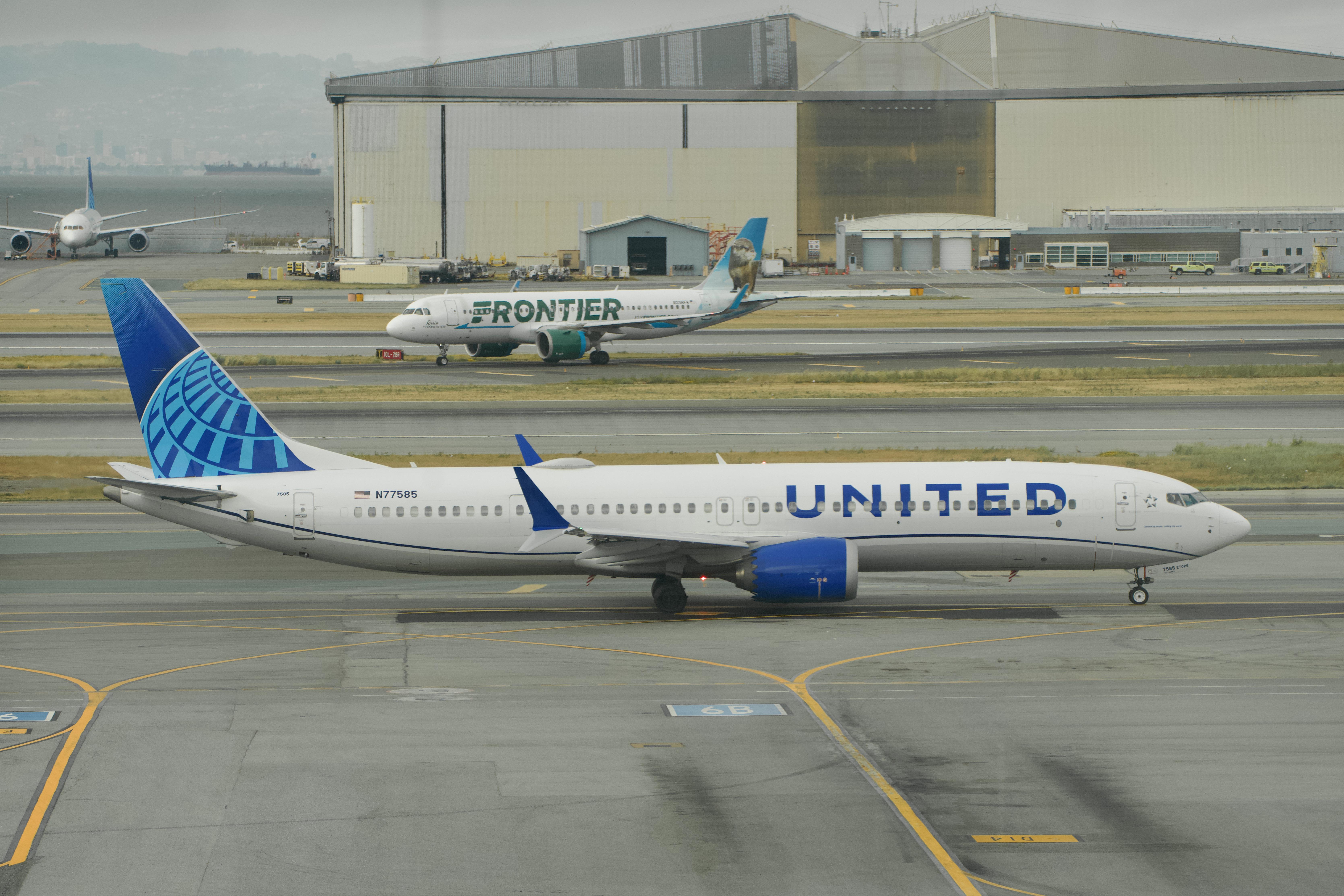 N77585 @ SFO - Sky Terrace SFO 2026.  - by ClaytonEddy