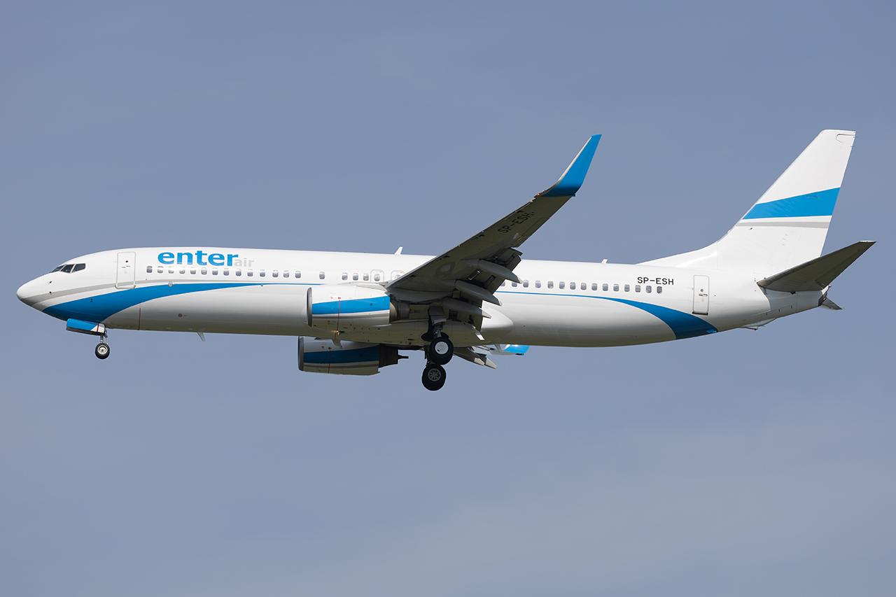 SP-ESH @ LOWW - Enter 737-800 - by Andy Graf