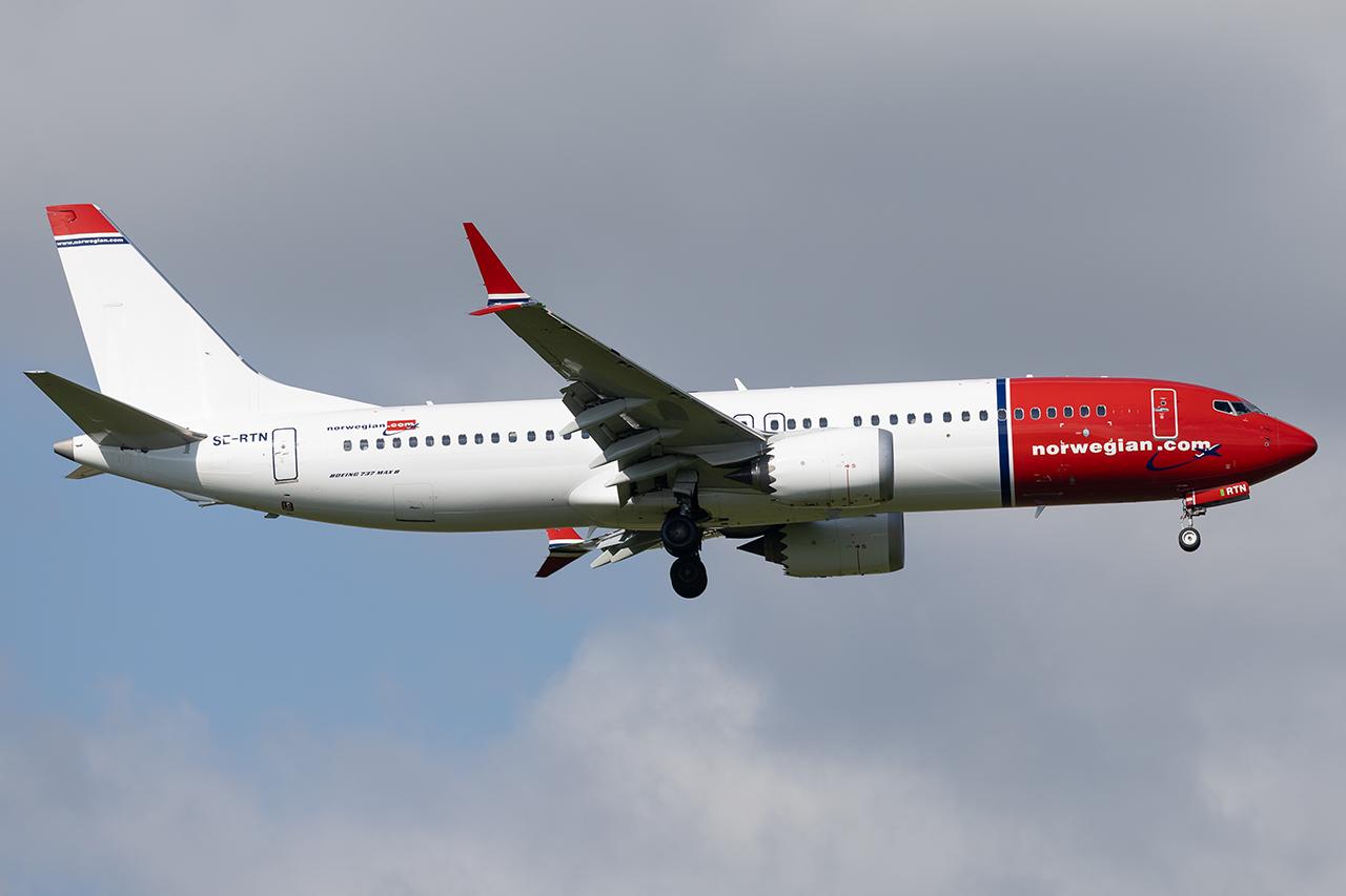 SE-RTN @ LOWW - Norwegian 737-8 Max - by Andy Graf
