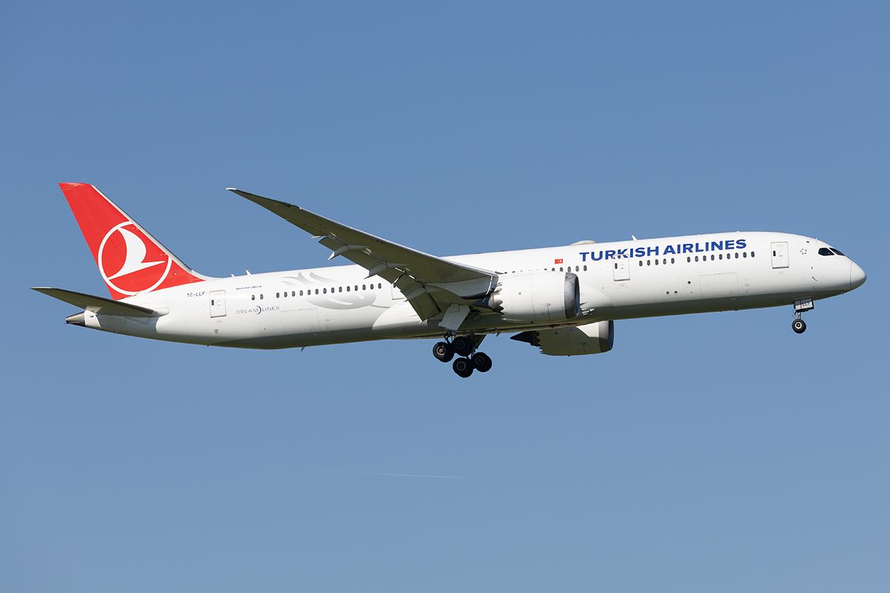TC-LLF @ LOWW - Turkish 787-9 - by Andy Graf