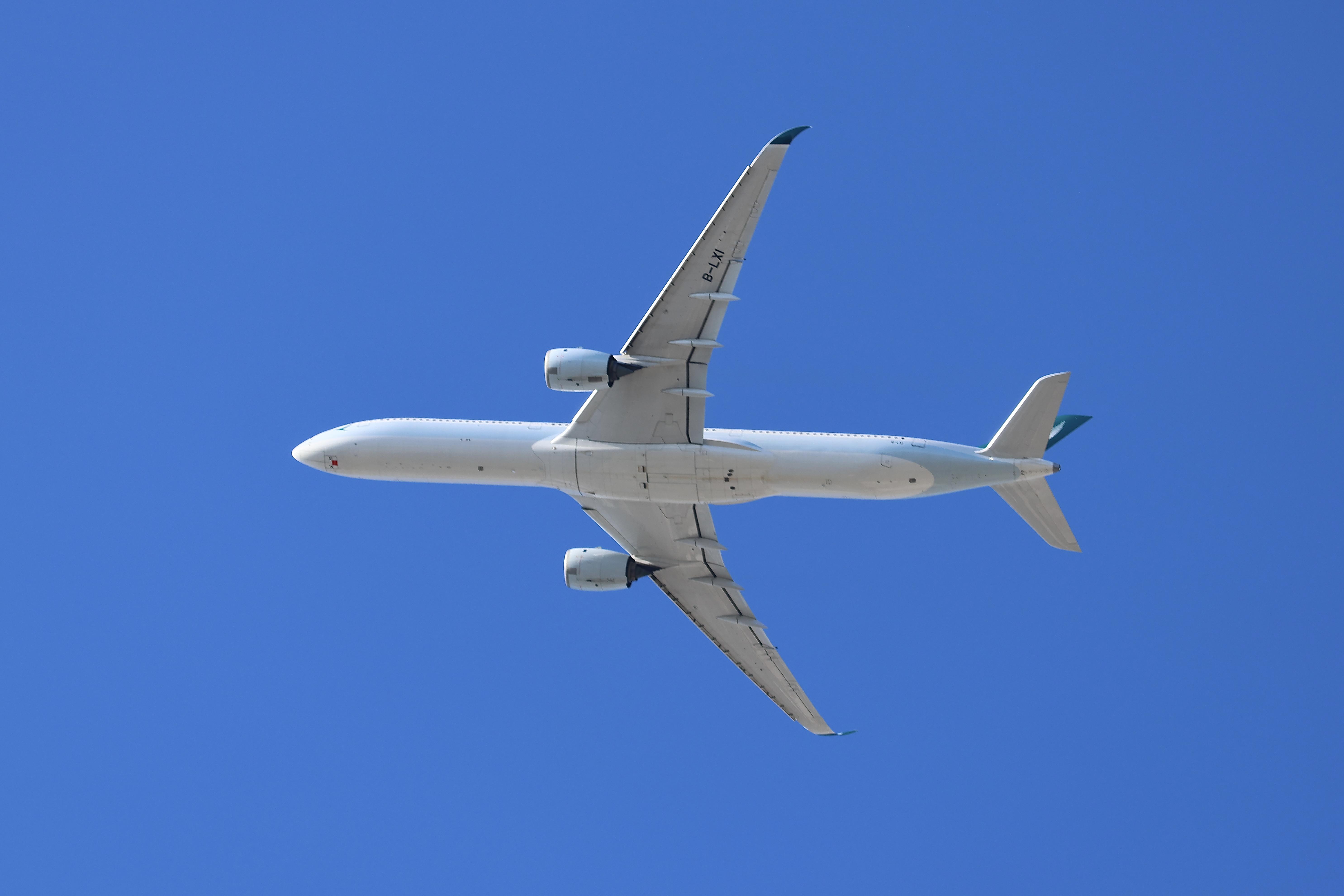 B-LXI @ KORD - A35K Cathay Pacific Airbus 350-1041 B-LXI departing 28R KORD - by MarkKalfas