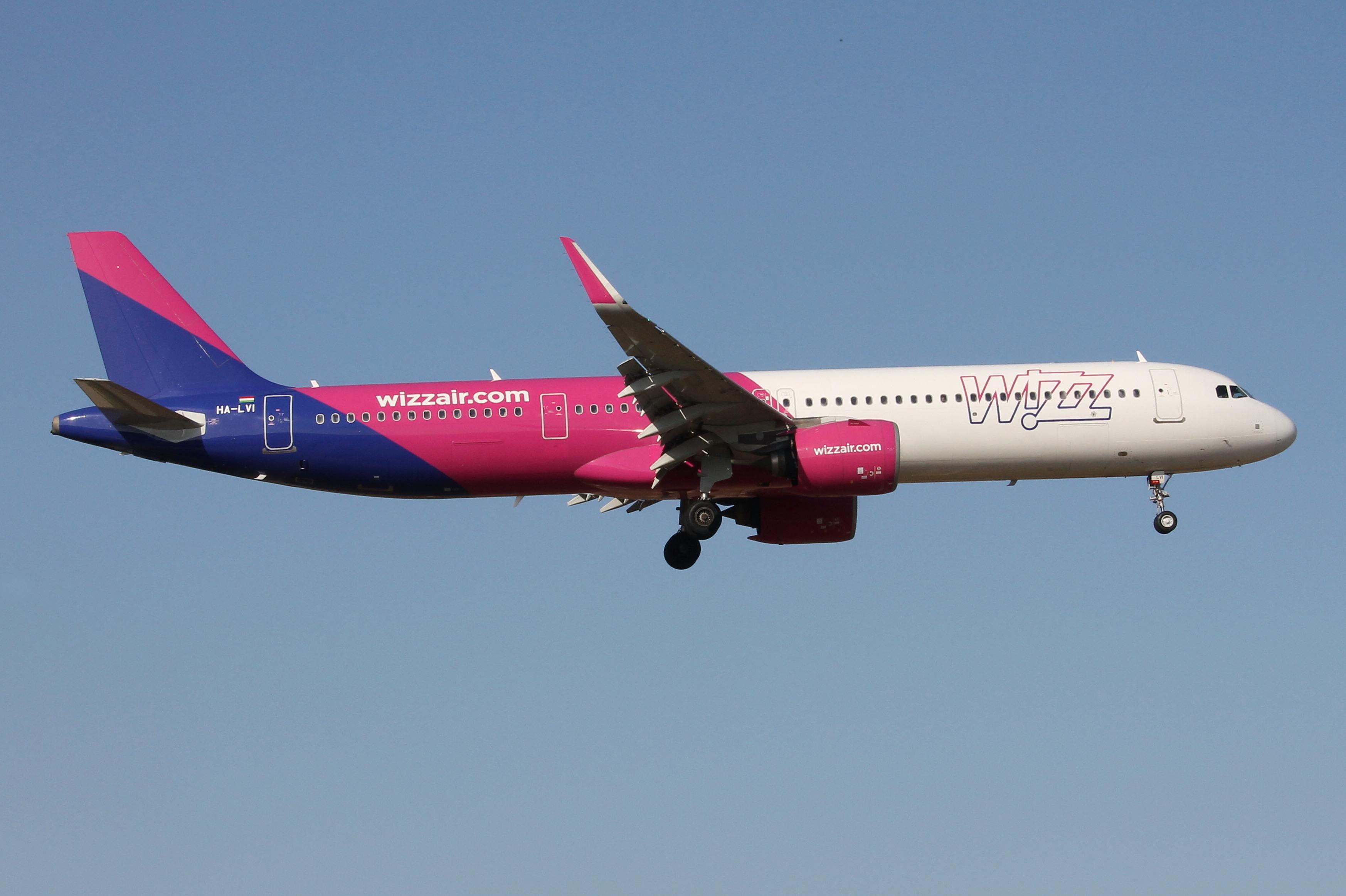 HA-LVI @ LMML - Wizzair Airbus A321-271NX reg HA-LVI landing in Malta RW13. - by raymond