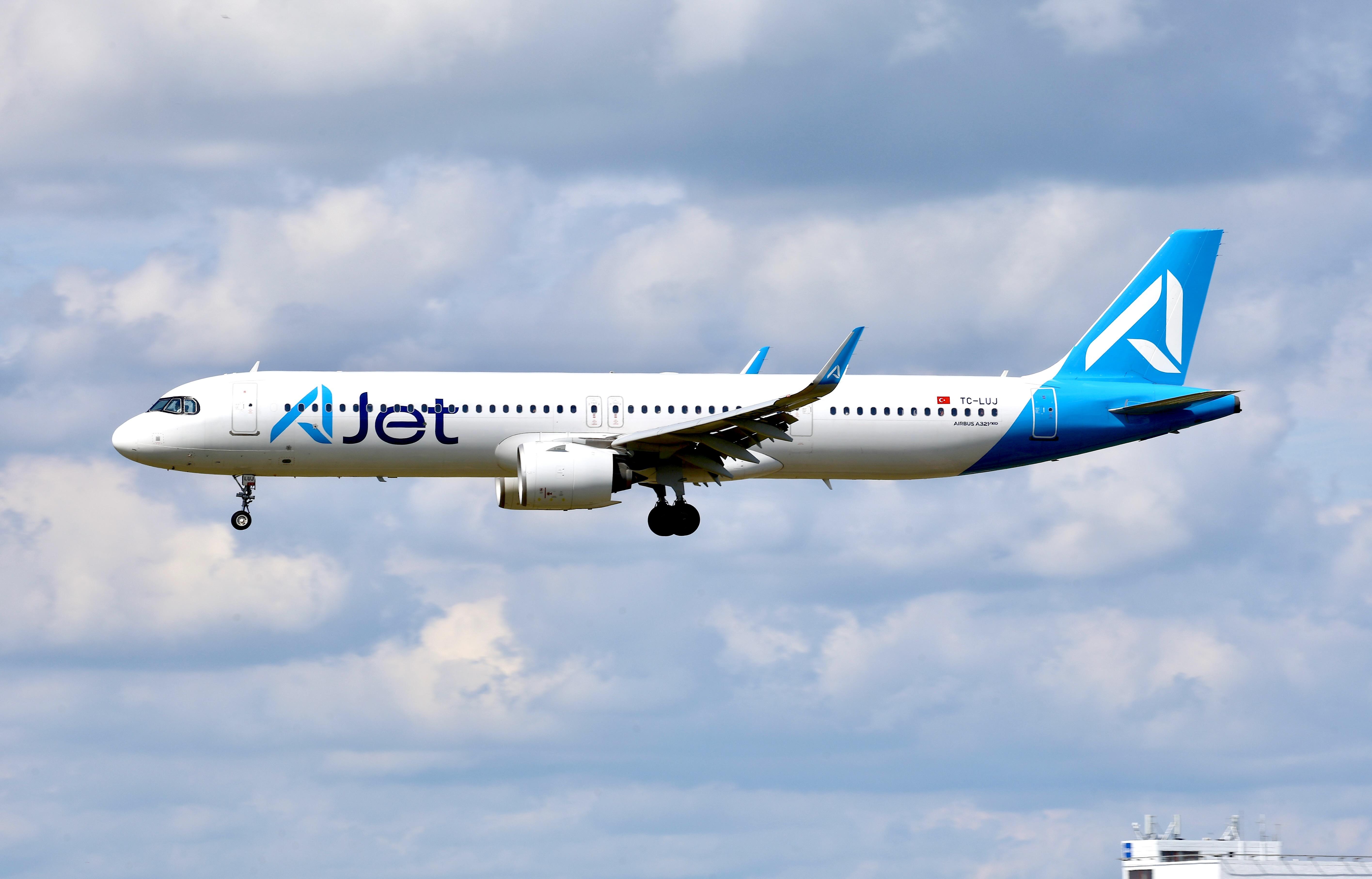 TC-LUJ @ ESSA - Rwy 19L - by wijken
