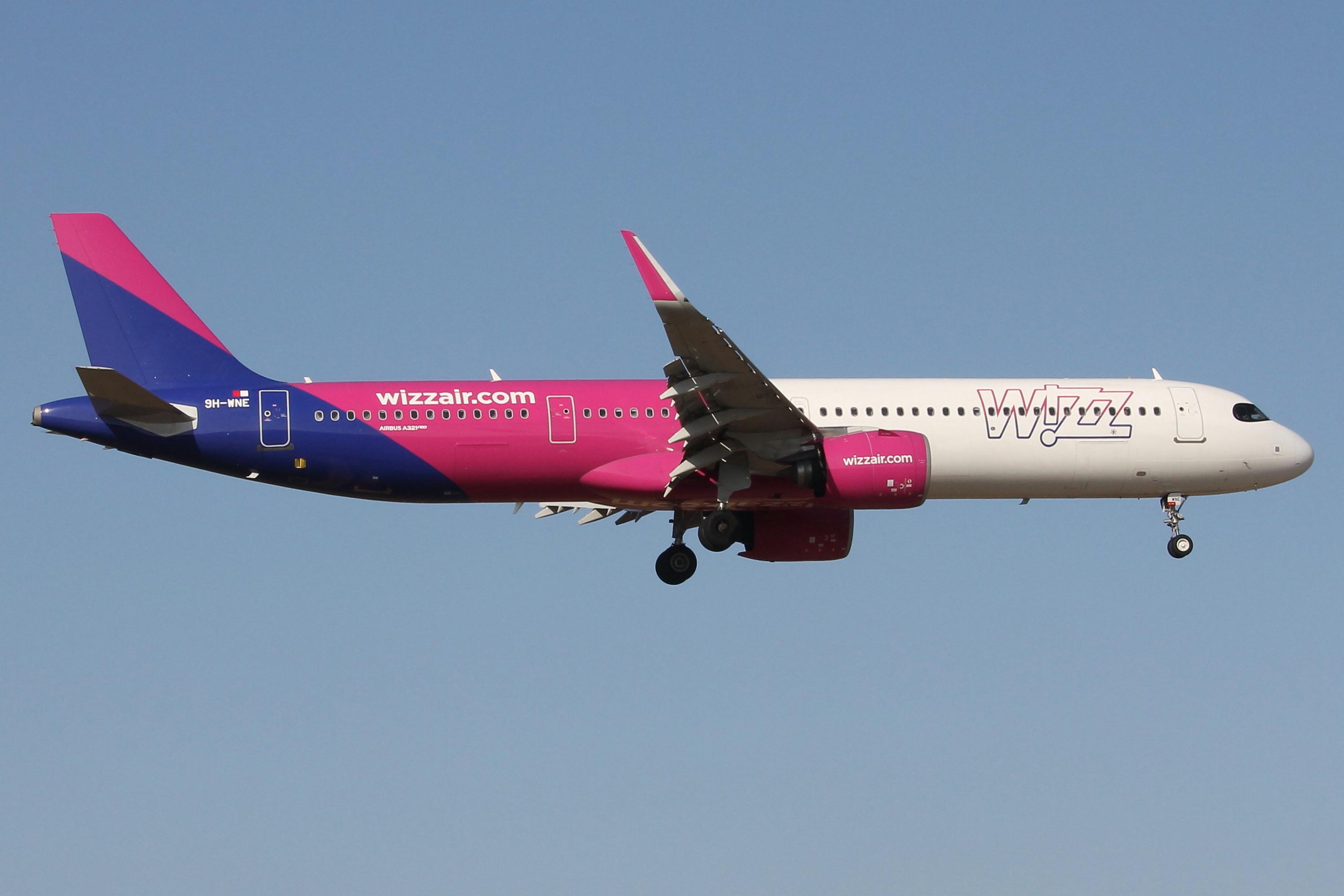 9H-WNE @ LMML - Airbus A321-271NX reg 9H-WNE of Wizzair Malta on final approach for RW31 Malta. - by raymond