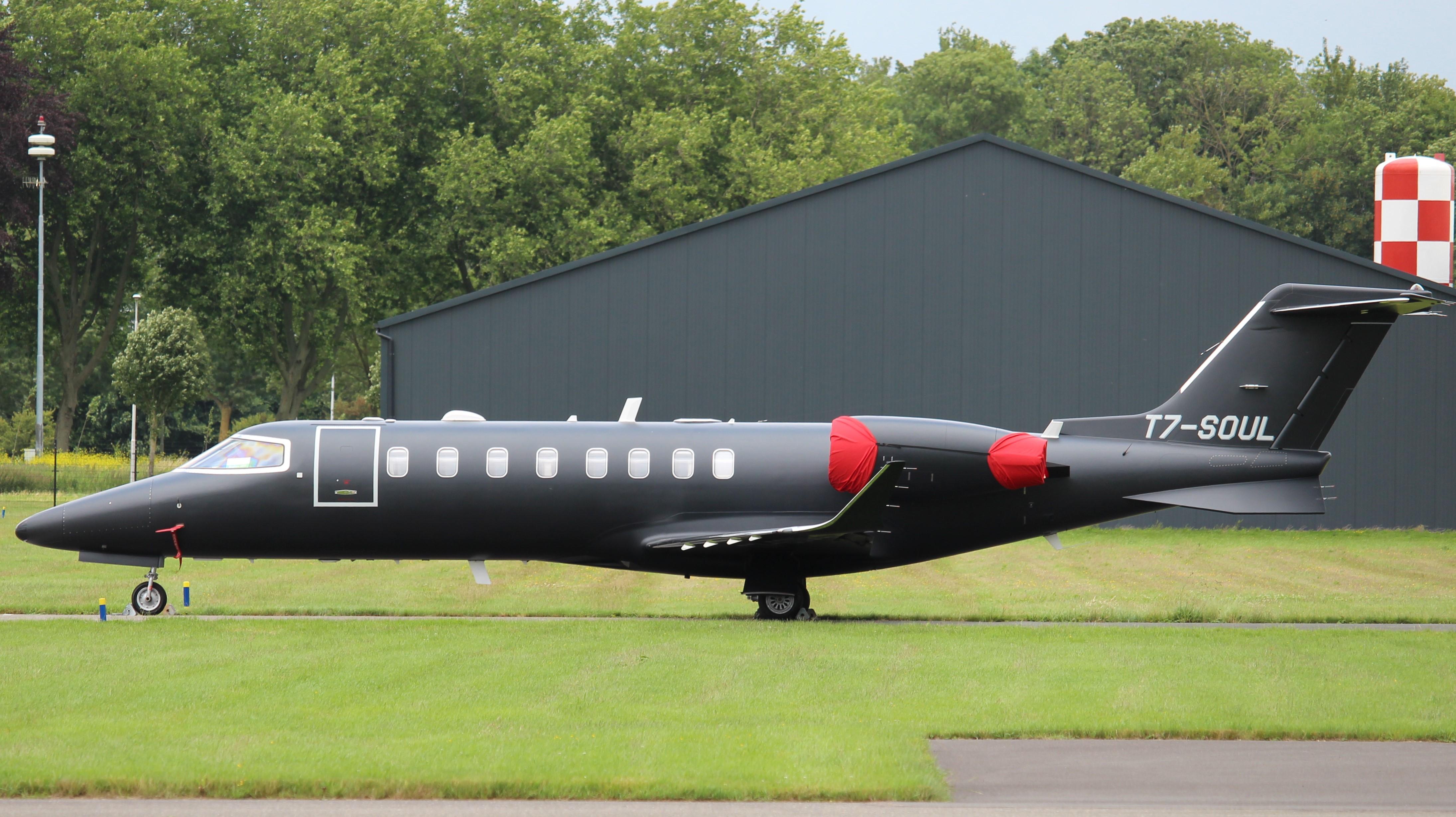 T7-SOUL - Airport Lelystad. Just got a new livery - by janbekker