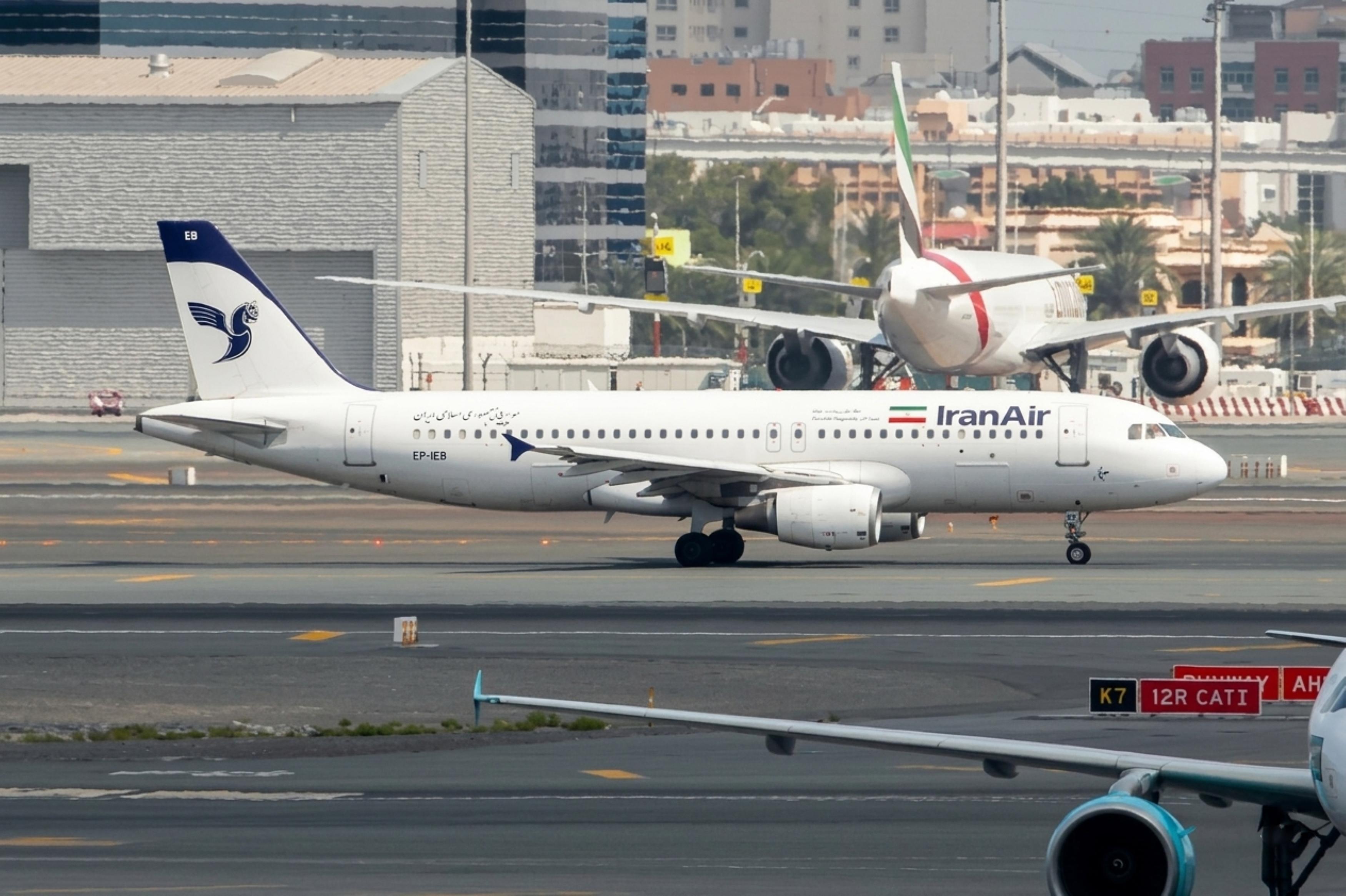 EP-IEB @ OMDB - EP-IEB 1996 A320-200 Iranair DXB  - by PhilR