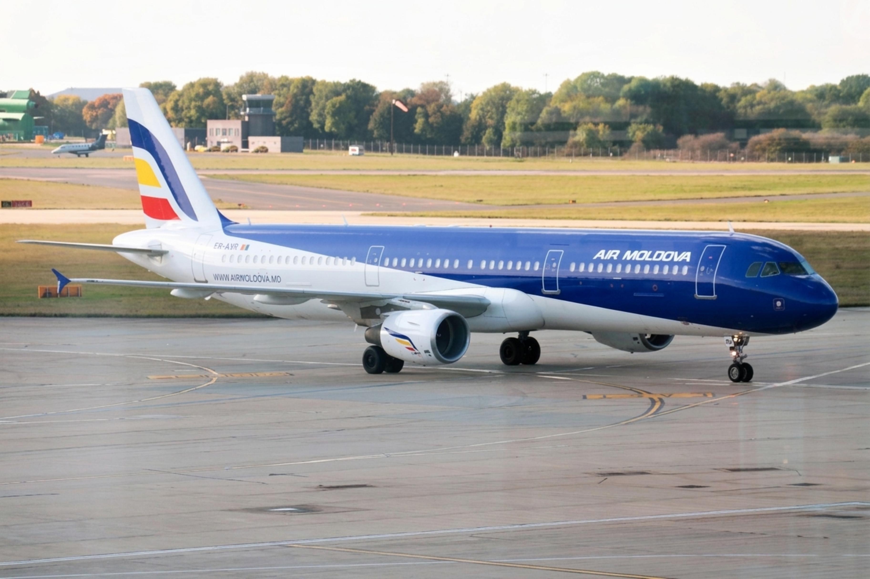 ER-AXR @ EGSS - ER-AXR 1998 A321-200 Air Moldova Stansted 22.10.19 (1).JPG
 - by PhilR