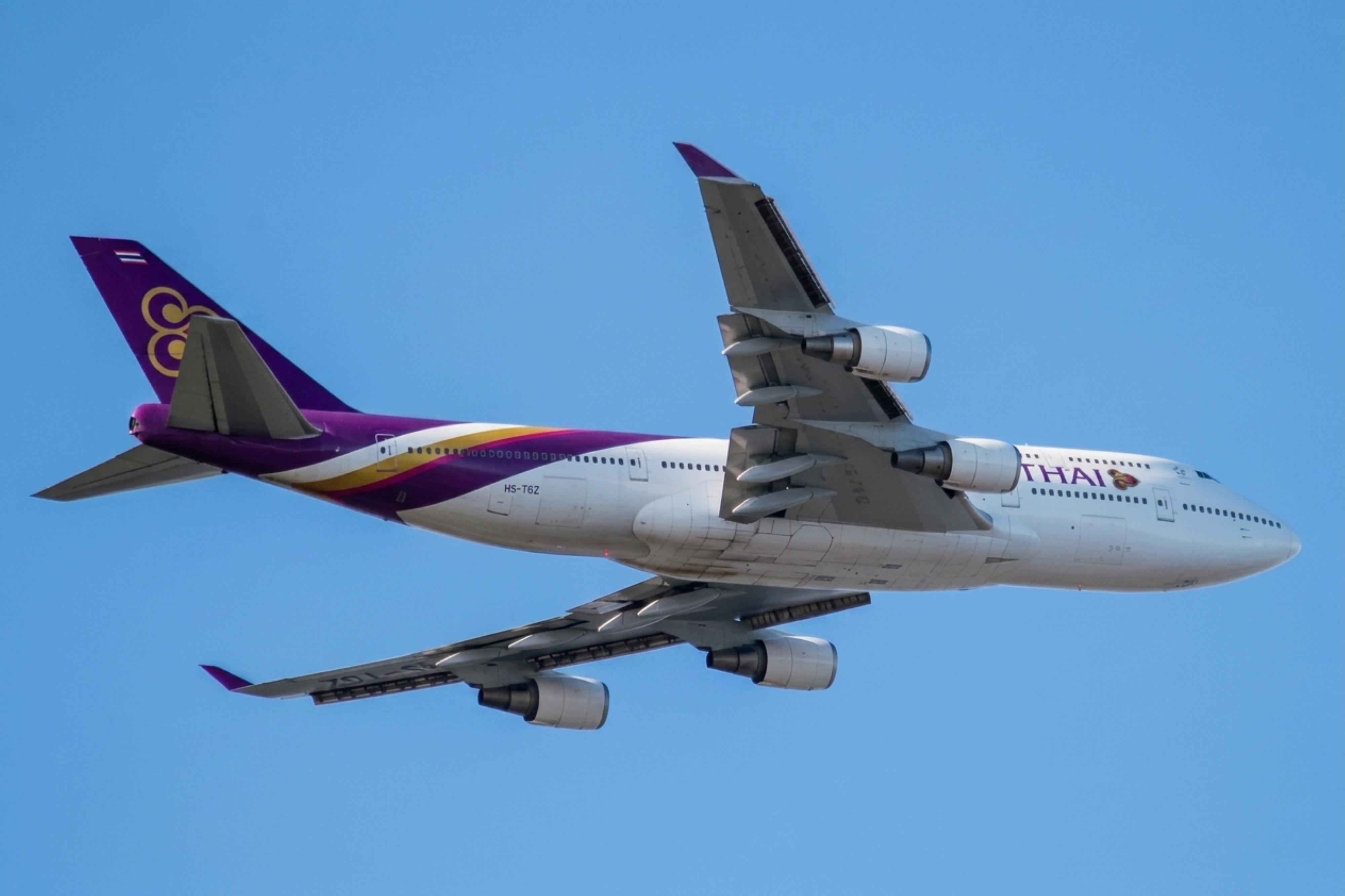 HS-TGZ @ EGLL - HS-TGZ 1999 B747-400 Thai International Woodley 
 - by PhilR