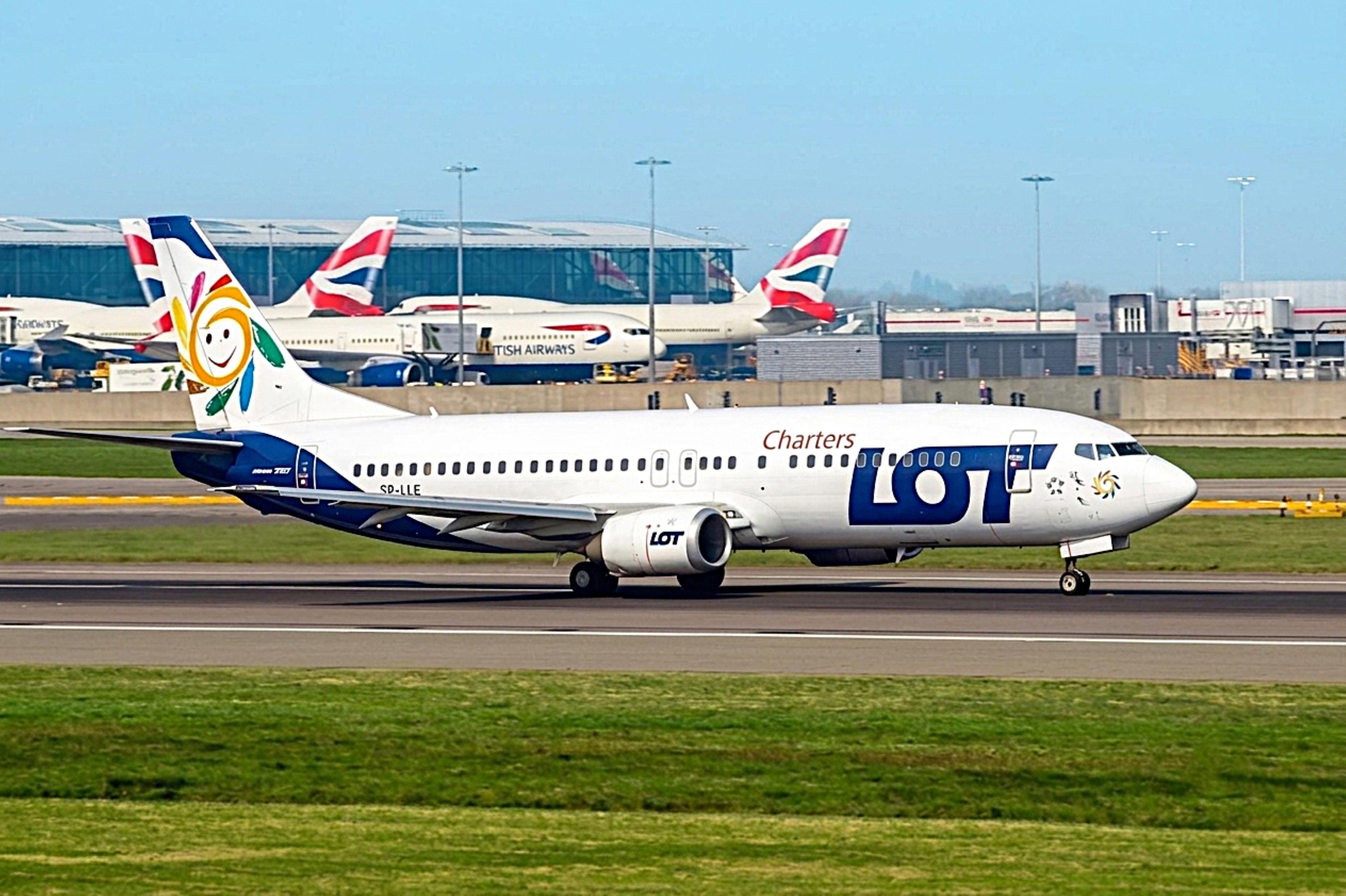 SP-LLE @ EGLL - SP-LLE 1996 B737-400 LOT LHR 
 - by PhilR