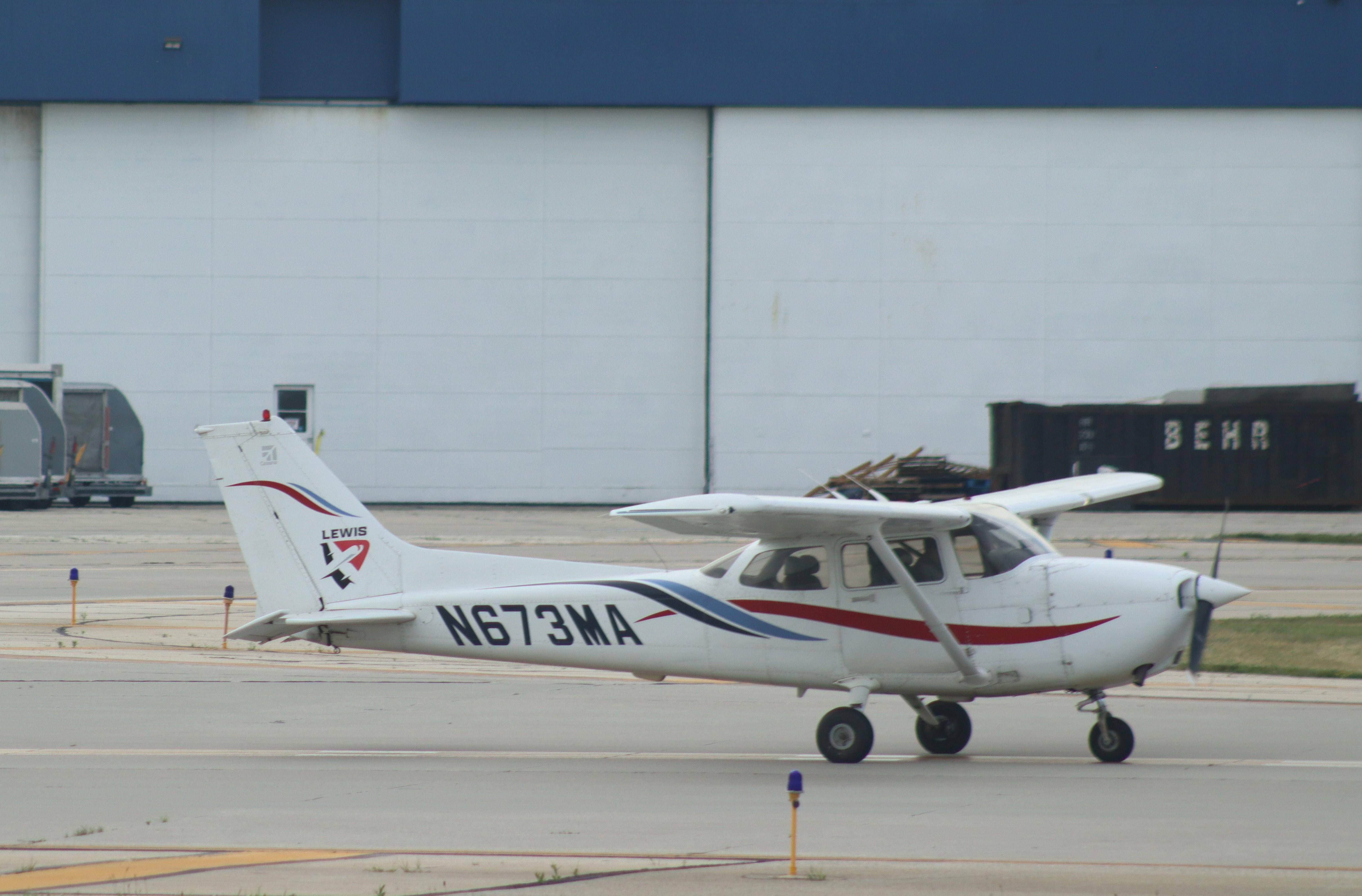 N673MA photo, click to enlarge