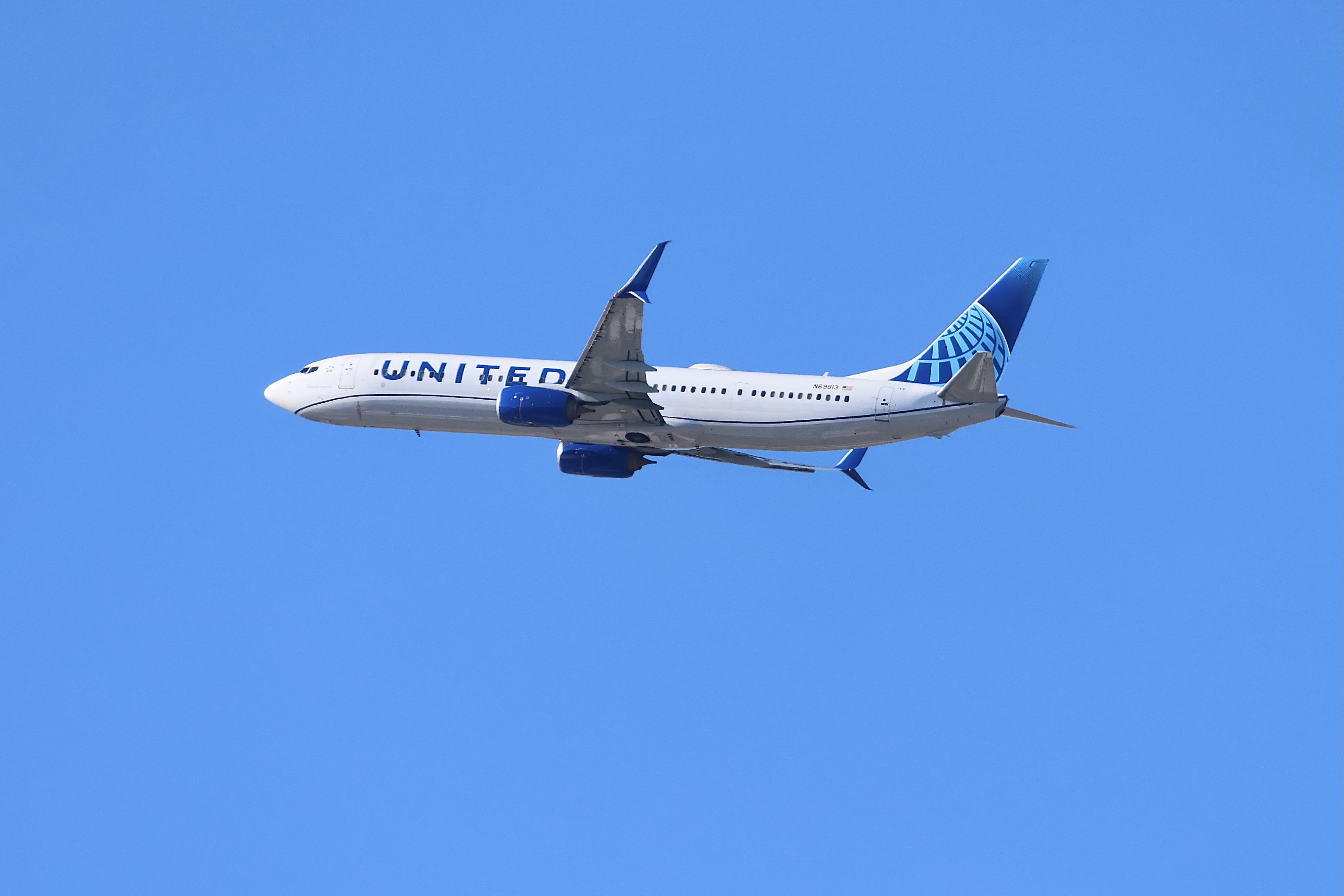 N69813 @ KORD - B739 United Boeing 737-924ER, N69813 departing 28R KORD - by MarkKalfas