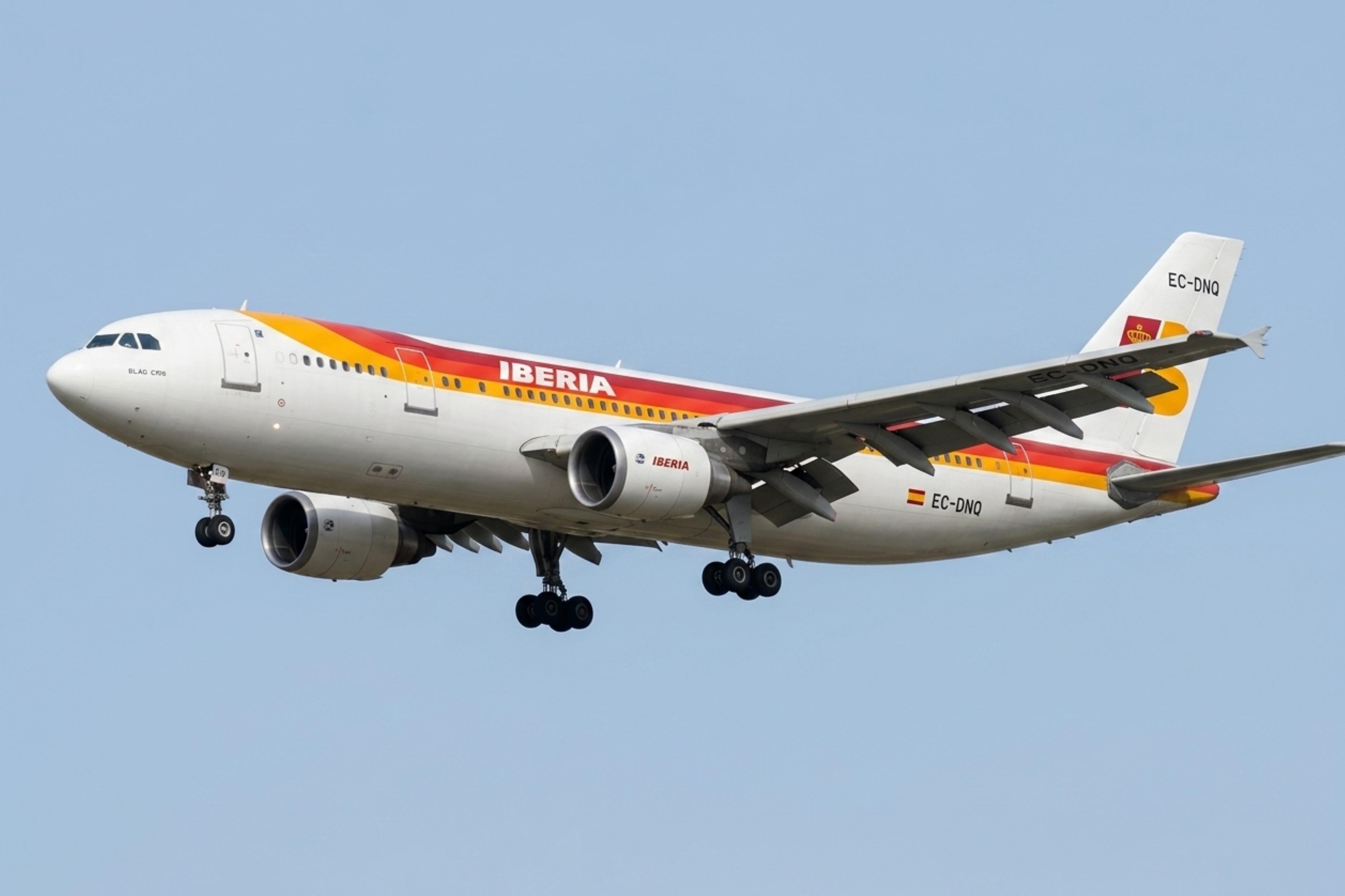 EC-DNQ @ EGLL - EC-DNQ 1981 A300 B4 Iberia LHR 
 - by PhilR