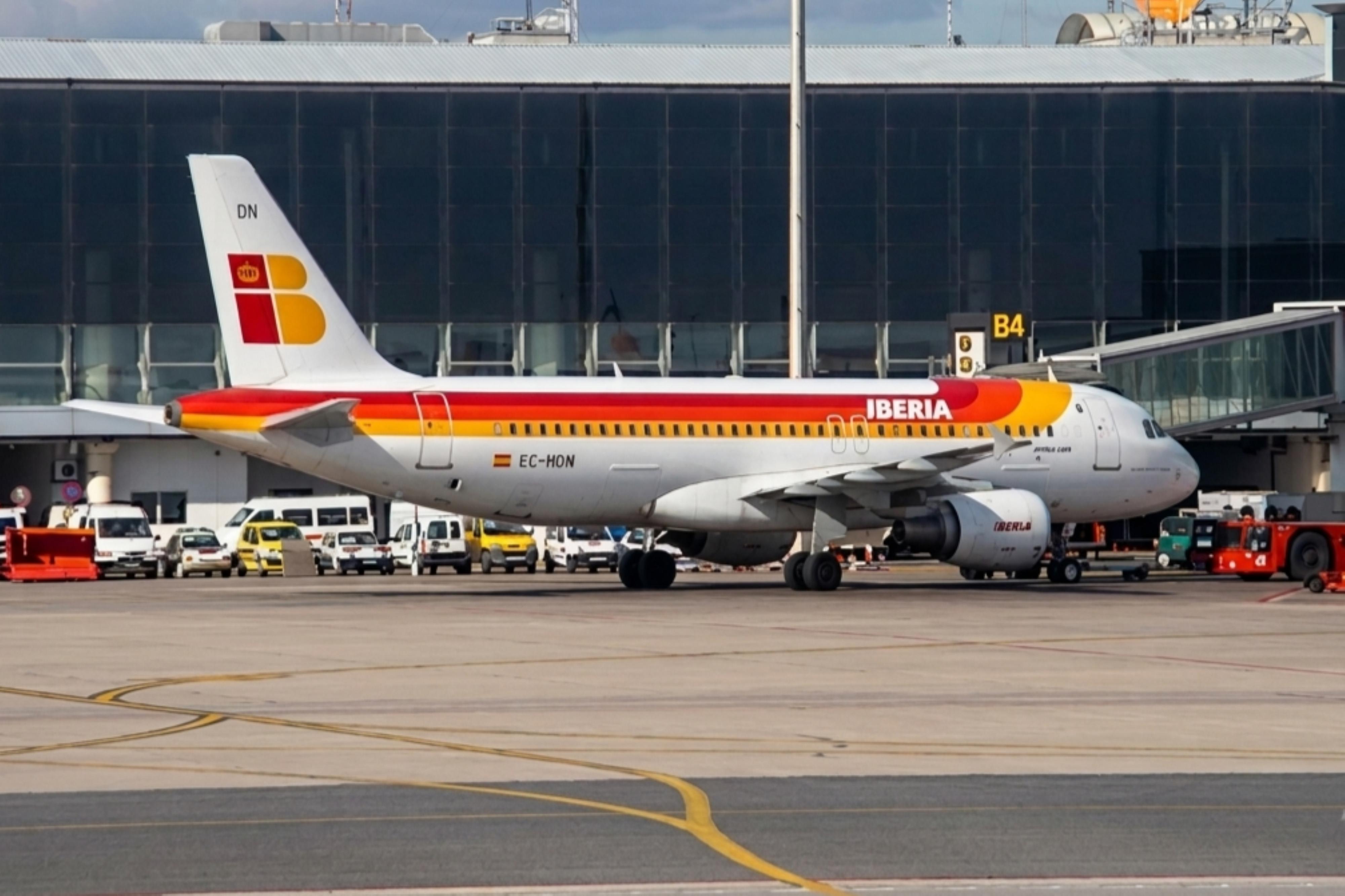 EC-HDN @ LEBL - EC-HDN 1999 A320 Iberia BCN 05.02.03.jpg
 - by PhilR