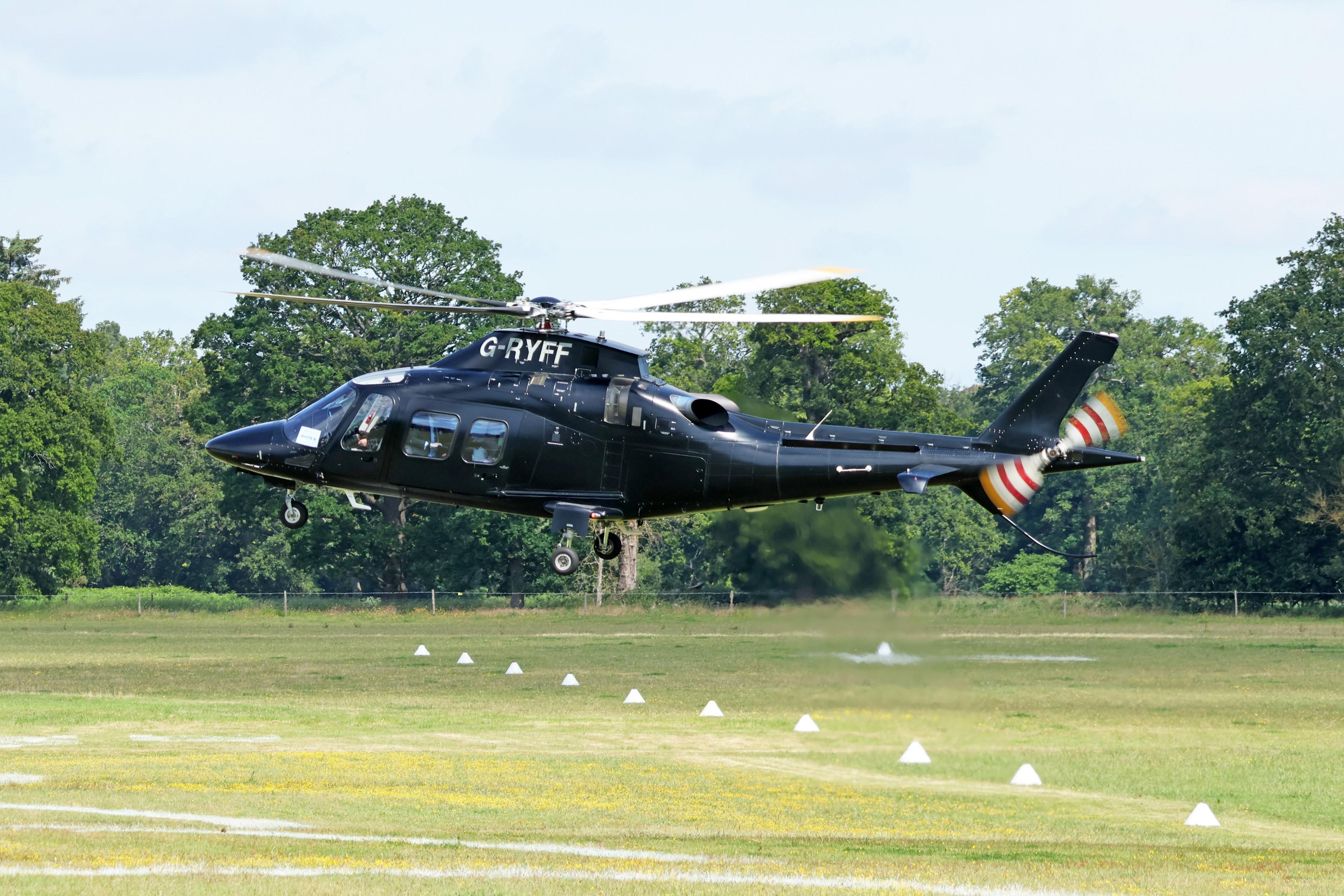 G-RYFF @ ASCOT - G-RYFF 2007 Agusta A109S Grand Ascot Heliport
 - by PhilR