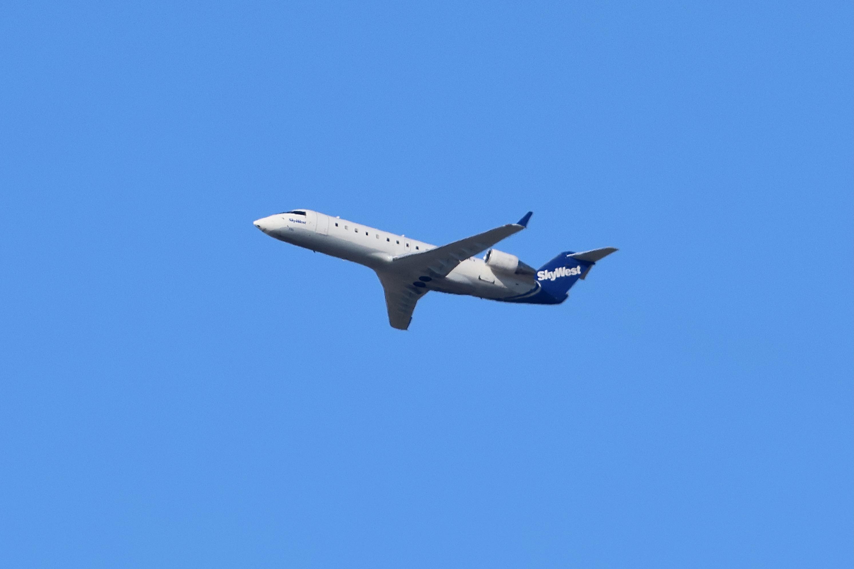 N930EV @ KORD - CRJ2 SkyWest / United Express Bombardier CRJ-200ER N930EV departing 27L KORD - by MarkKalfas