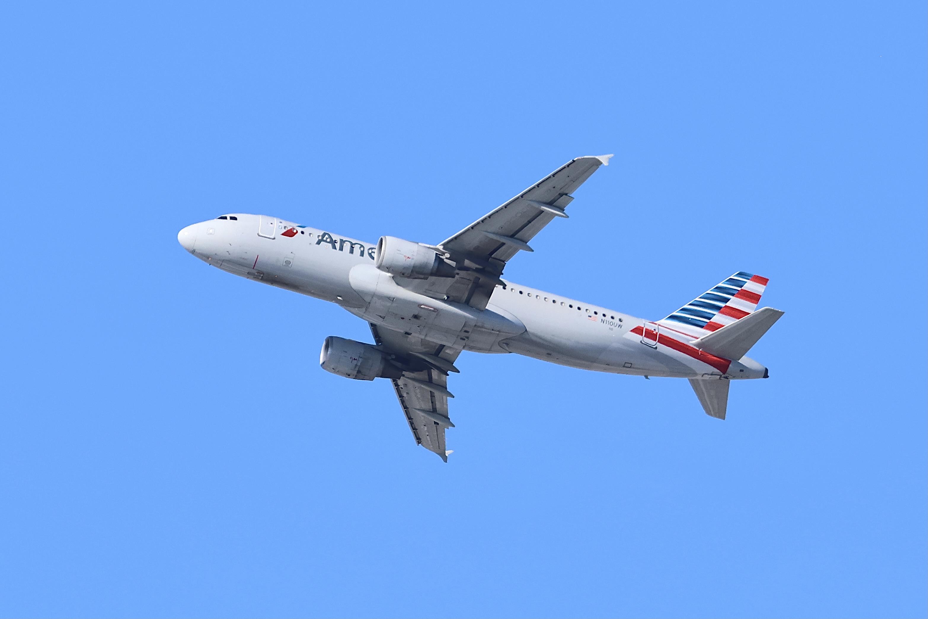 N110UW photo, click to enlarge