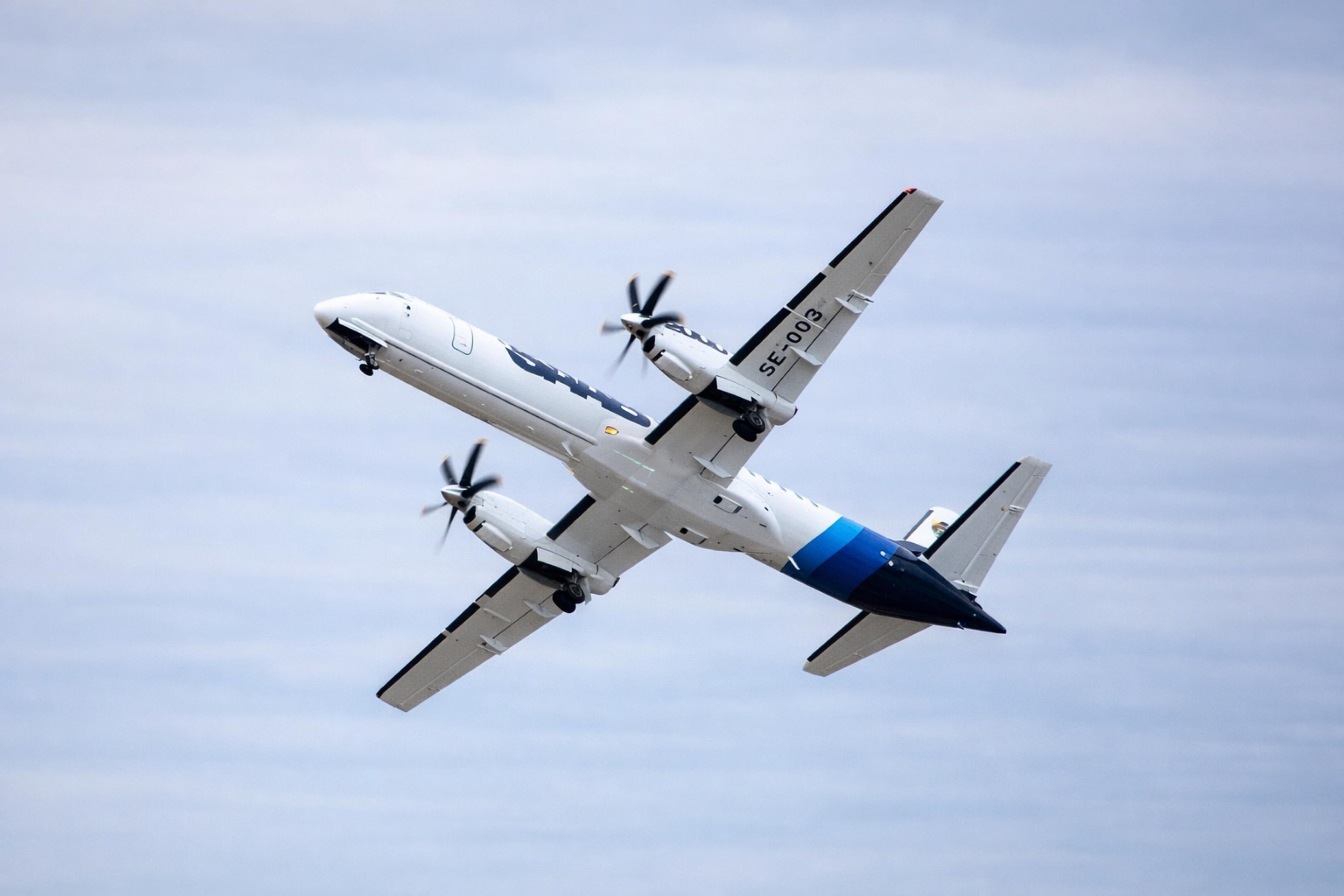 SE-003 @ EGLF - SE-003 1992 SAAB 2000 SBAC 
 - by PhilR