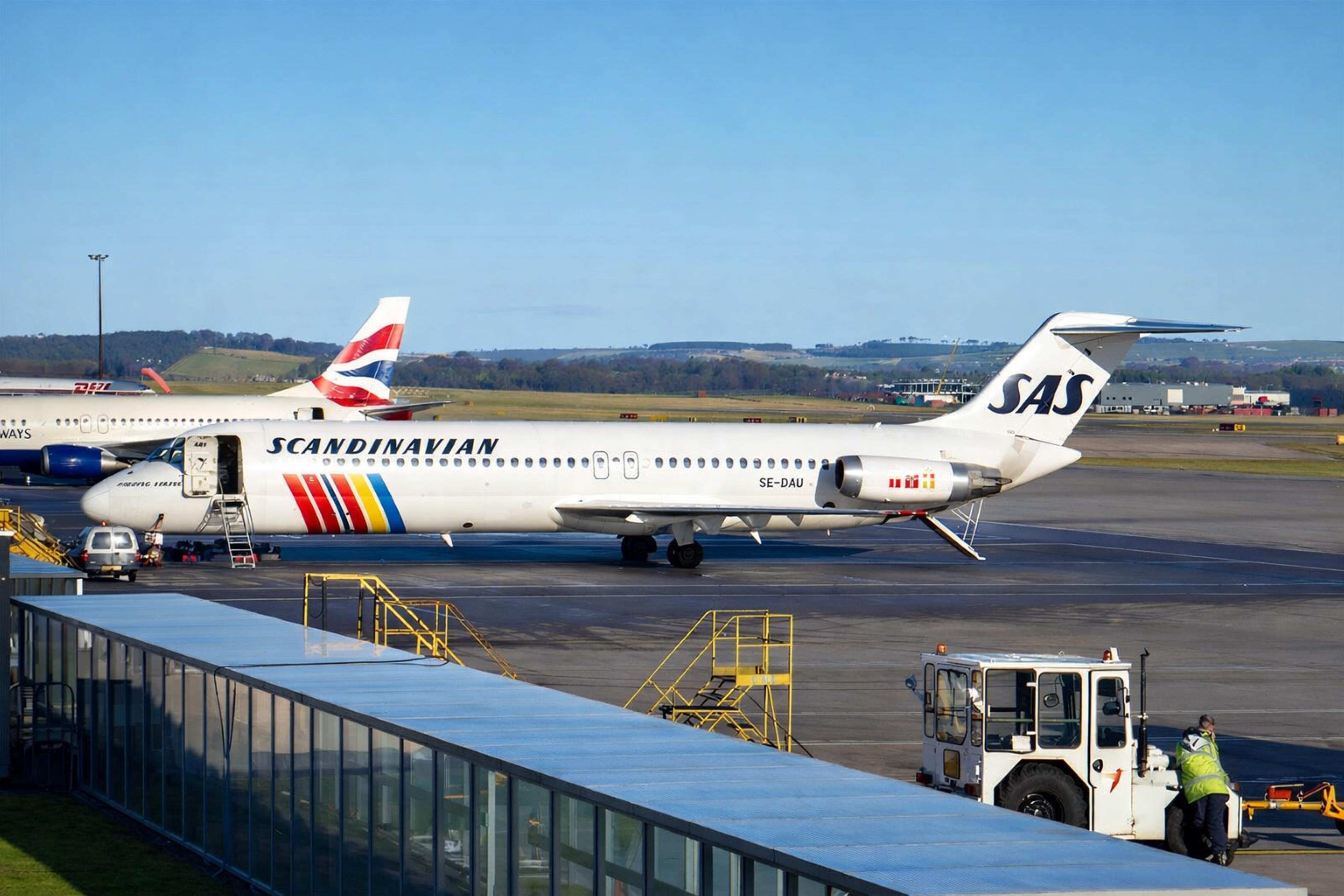 SE-DAU @ EGPD - SE-DAU 1974 DC9-41 SAS ABZ 
 - by PhilR