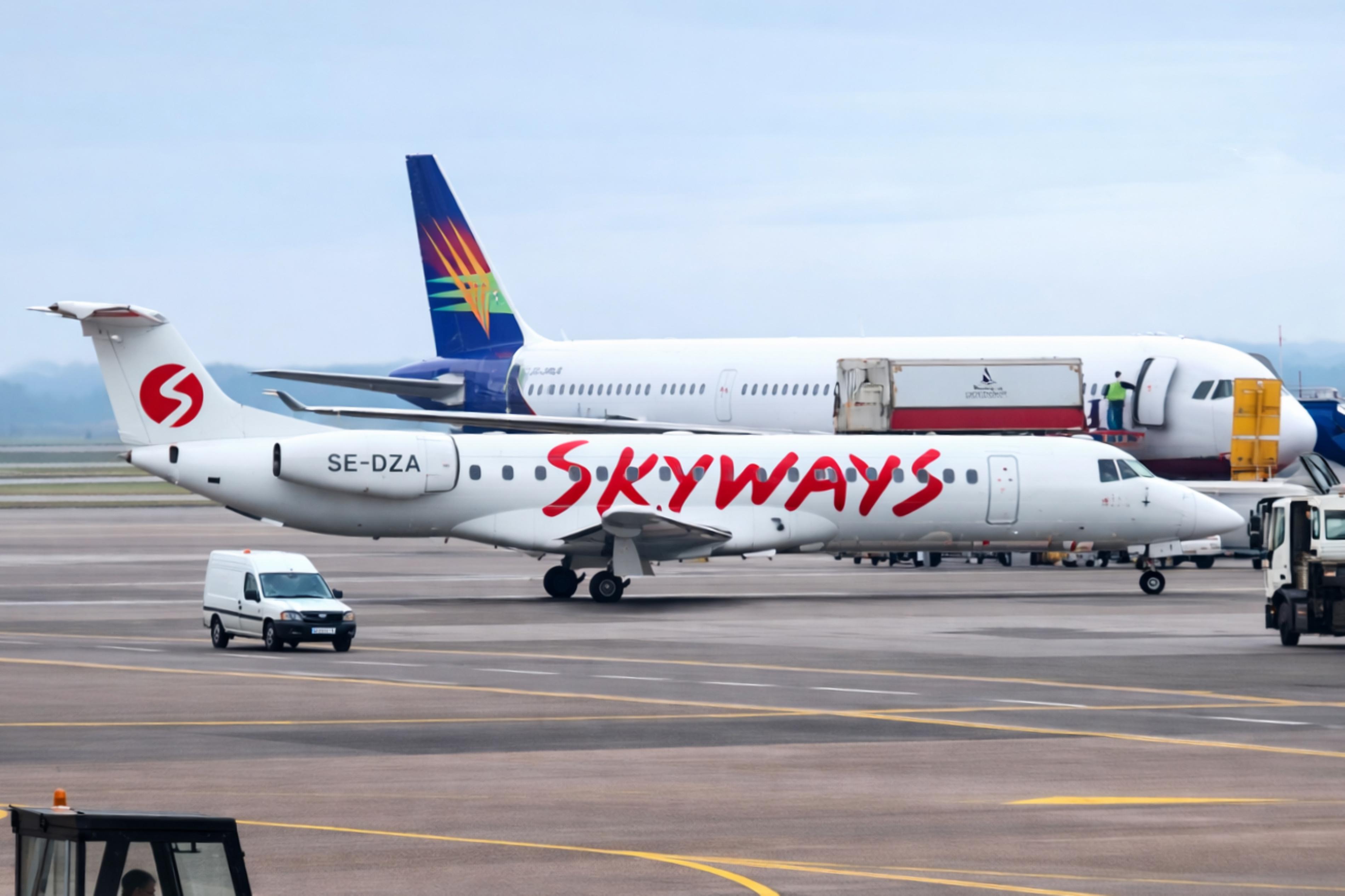 SE-DZA - SE-DZA 1998 ERJ145EP Skyways MAN - by PhilR