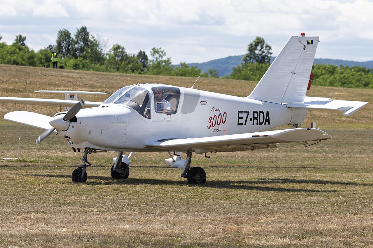 E7-RDA photo, click to enlarge
