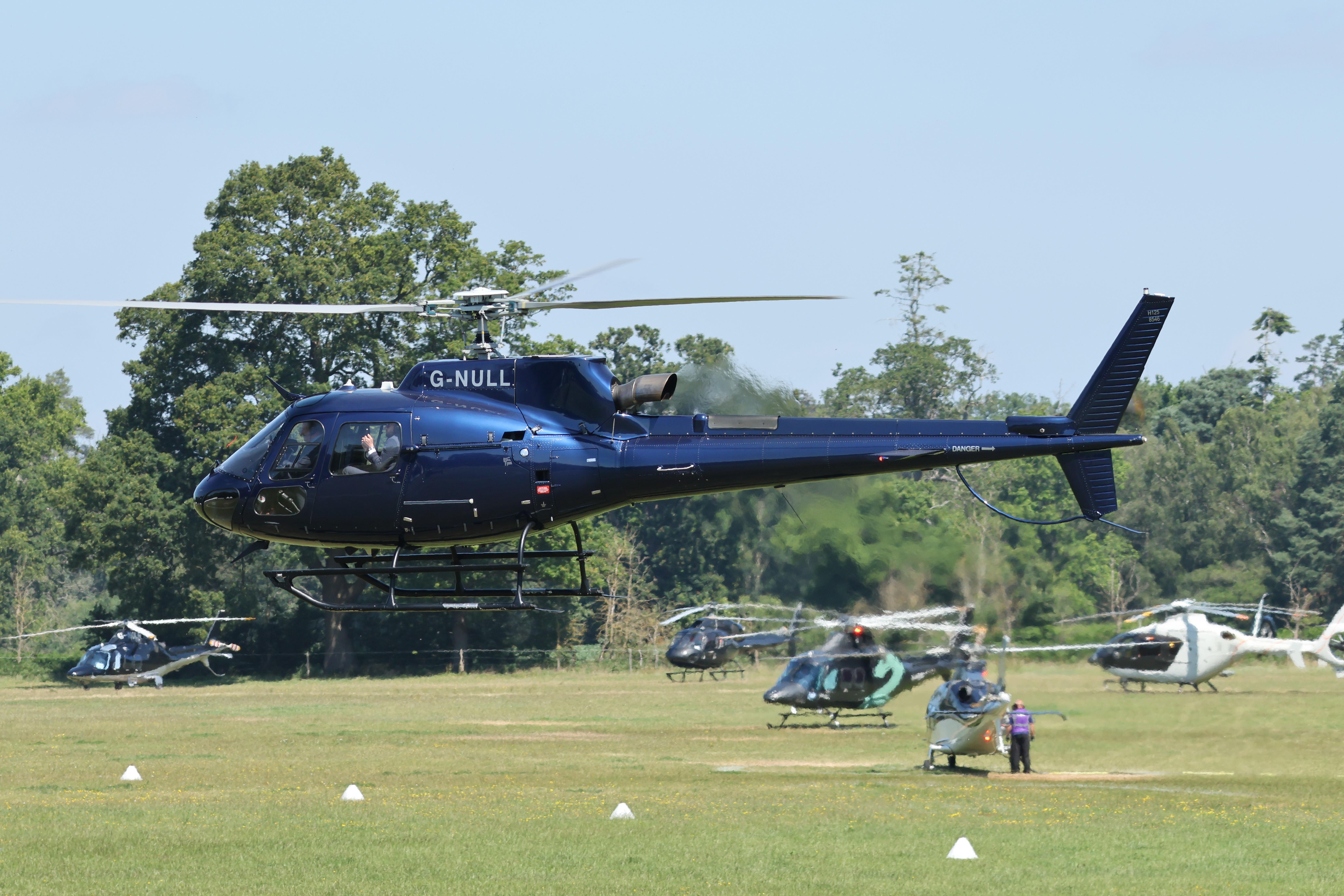G-NULL @ ASCOT - G-NULL 2018 Airbus Helicopters AS350B3 Ascot Heliport 
 - by PhilR