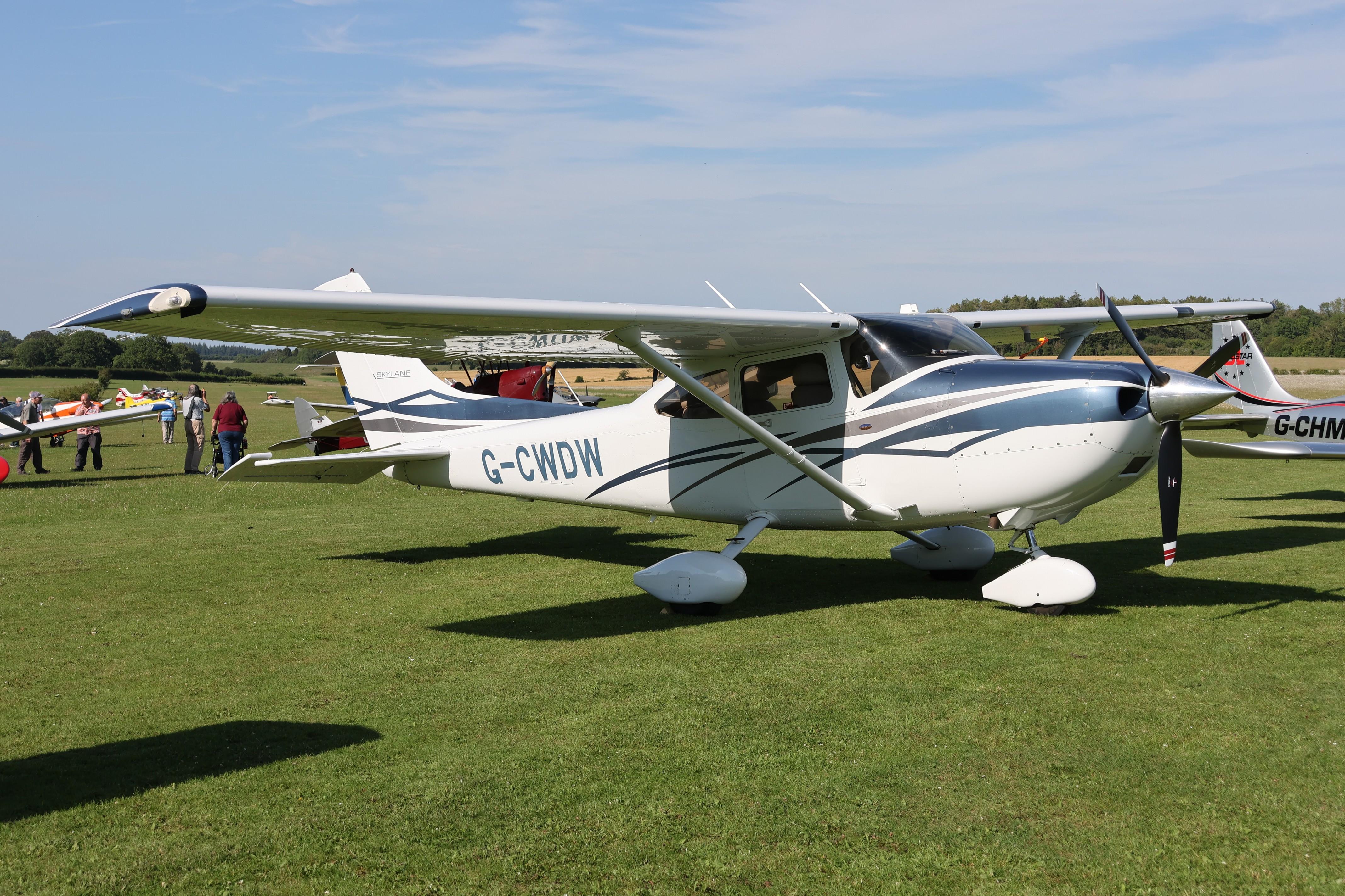 G-CWDW @ EGHP - G-CWDW 2007 Cessna 182T Skylane Popham 
 - by PhilR