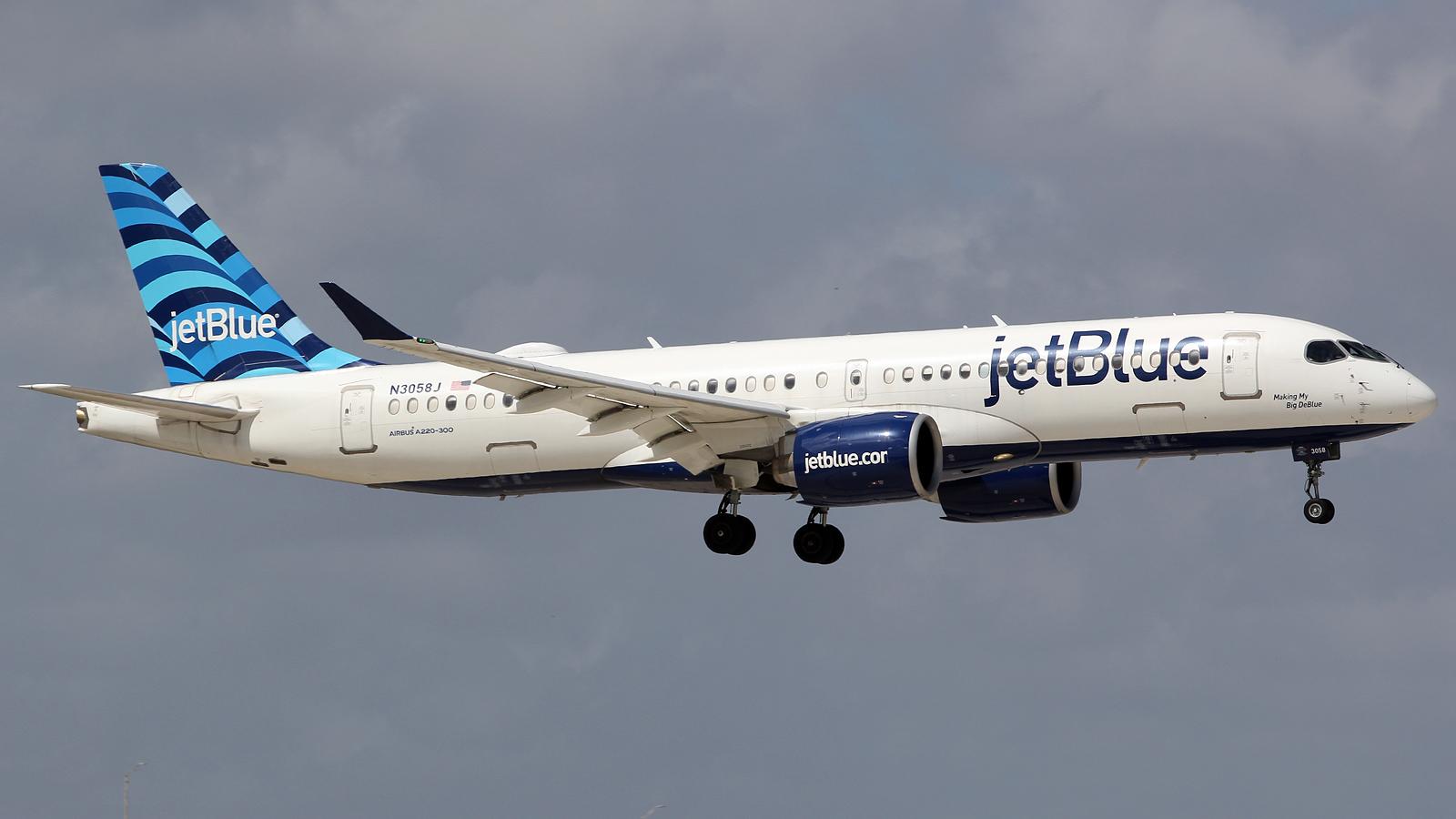 N3058J @ FLL - at fll - by Ronald