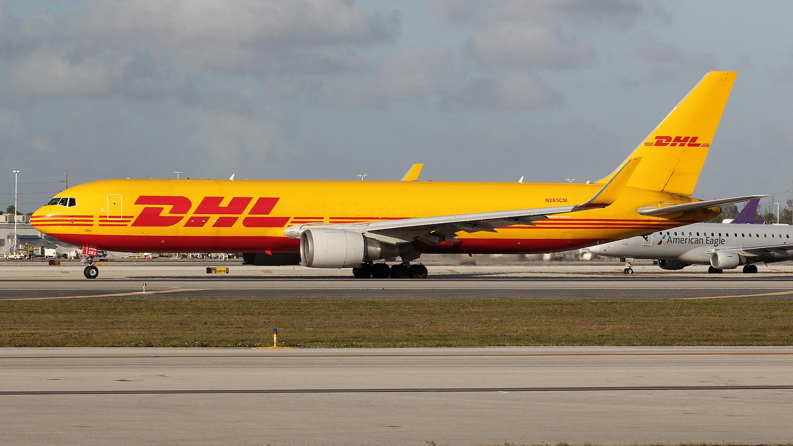 N283CM @ KMIA - at mia - by Ronald