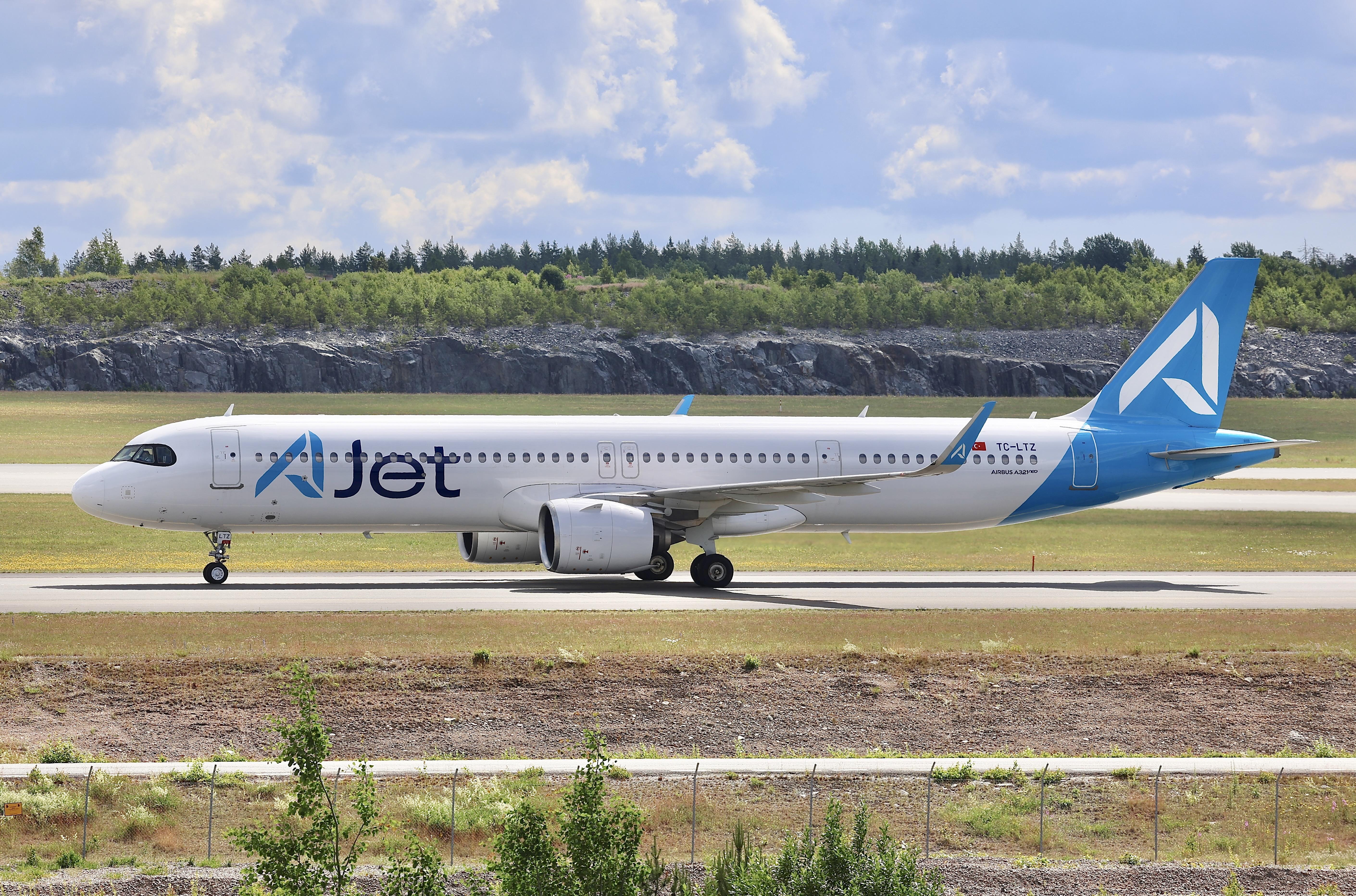 TC-LTZ photo, click to enlarge