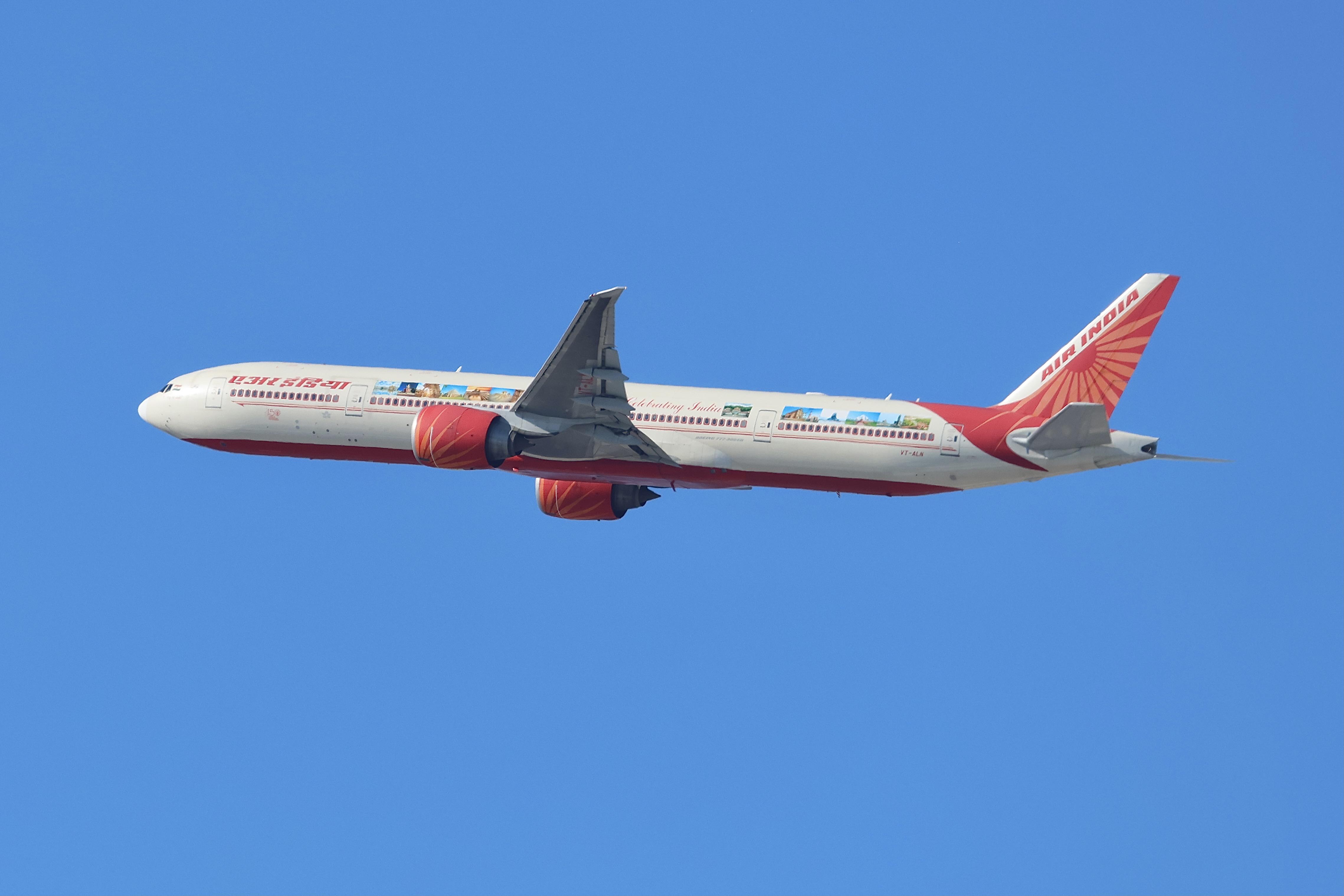 VT-ALN @ KORD - B77W Air India Boeing 777-337(ER).VT-ALN departing 27L KORD - by MarkKalfas